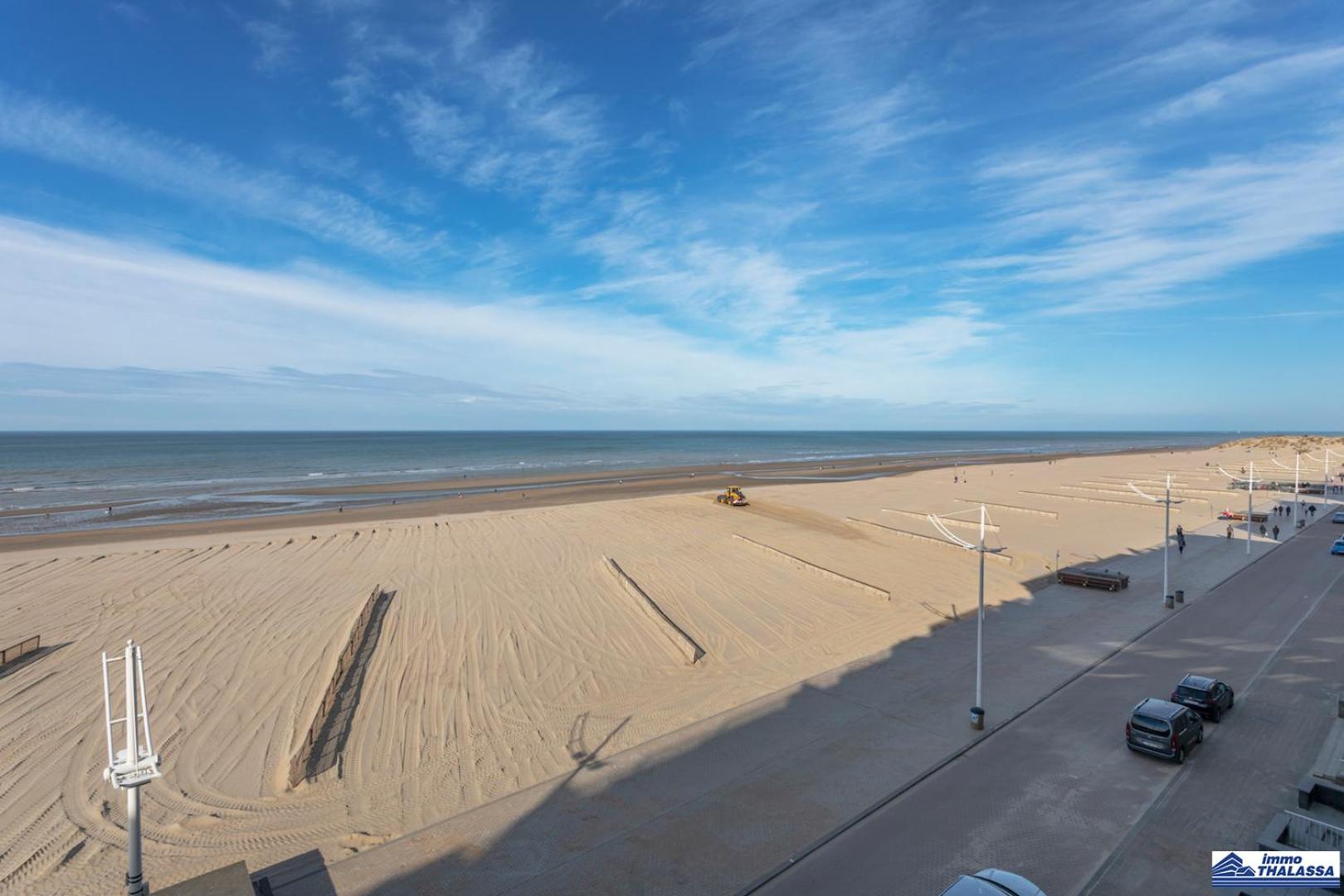 Valentino 0401 - 2 bedrooms 6p - stunning sea view - centrally located