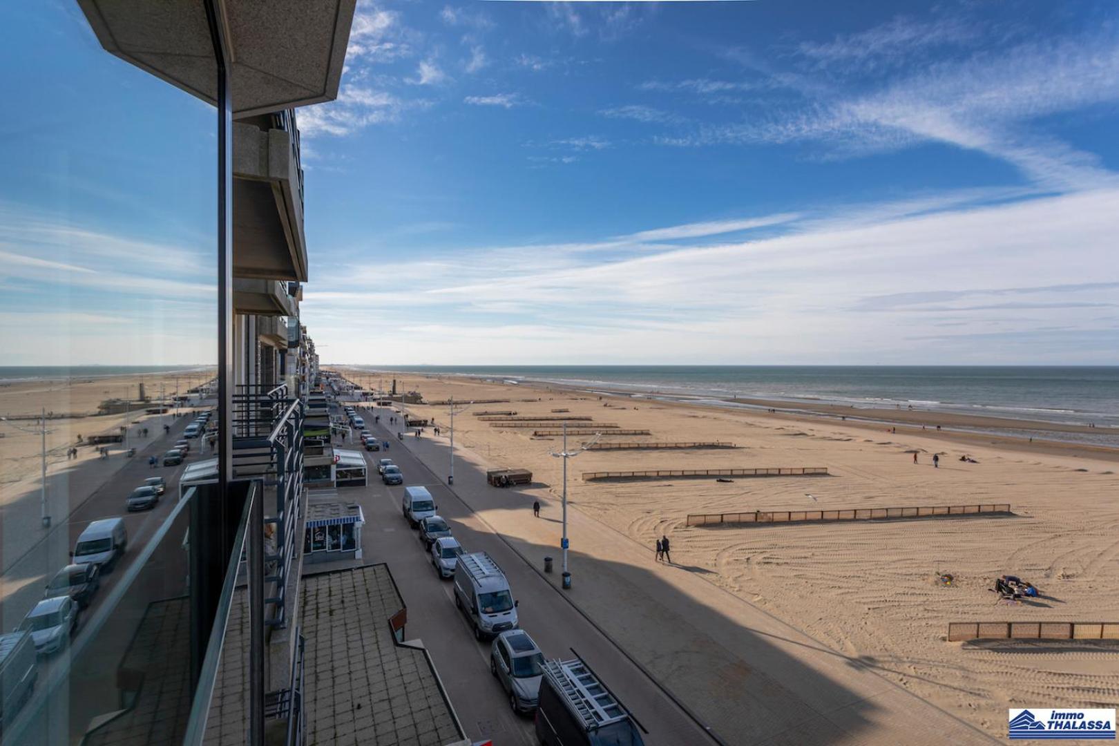 Valentino 0401 - 2 bedrooms 6p - stunning sea view - centrally located