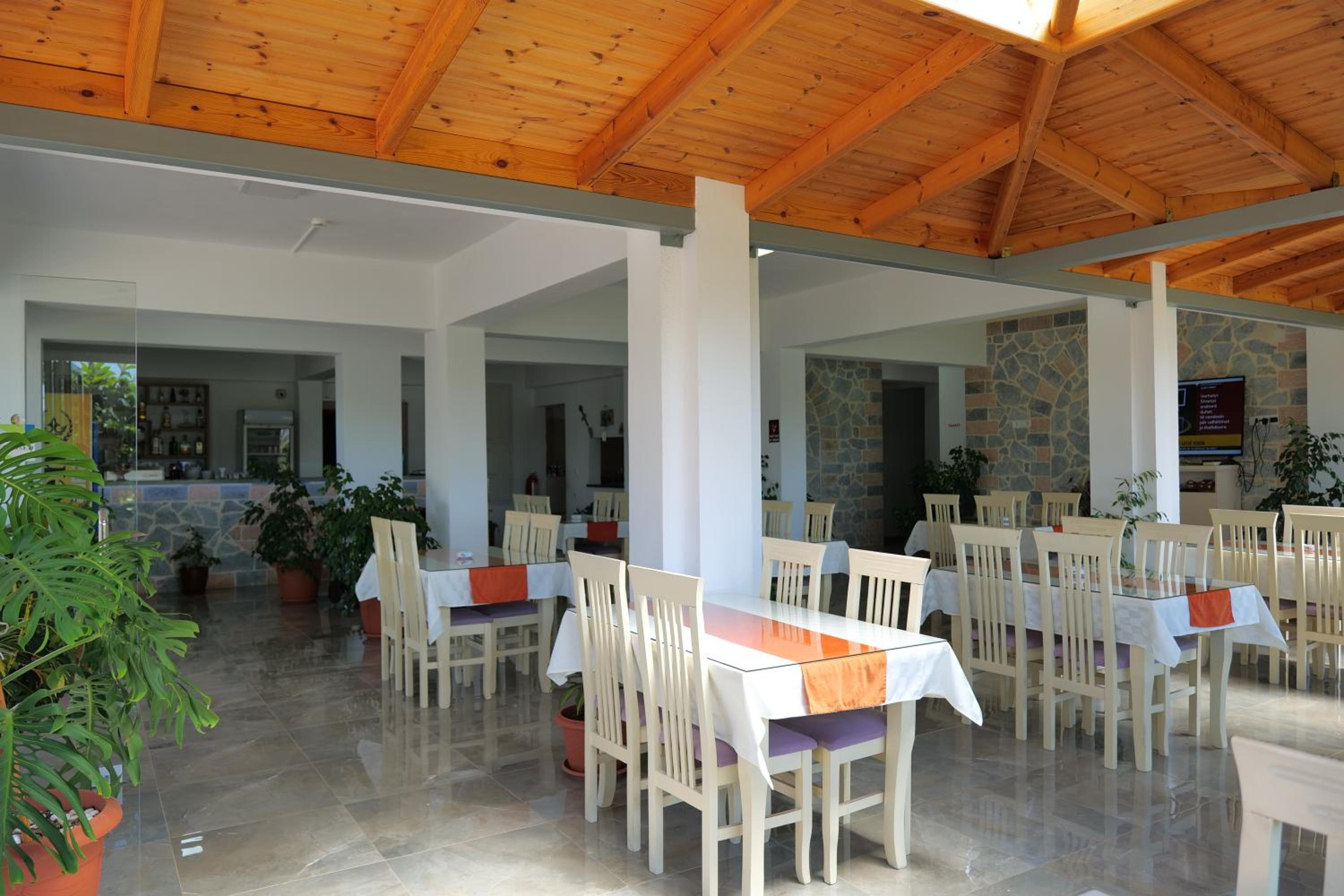 Aleksander ApartHotel