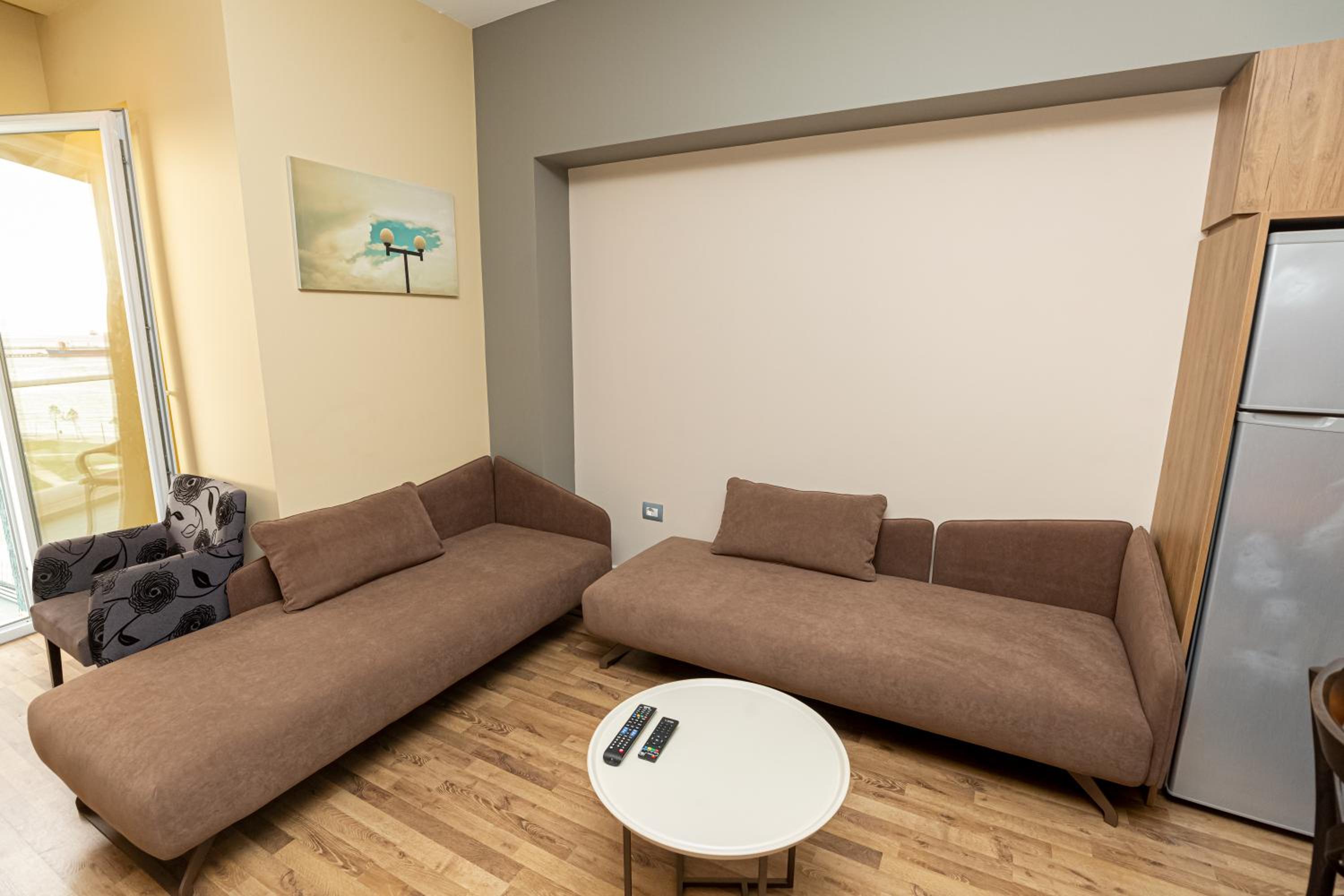 Porta Apartament