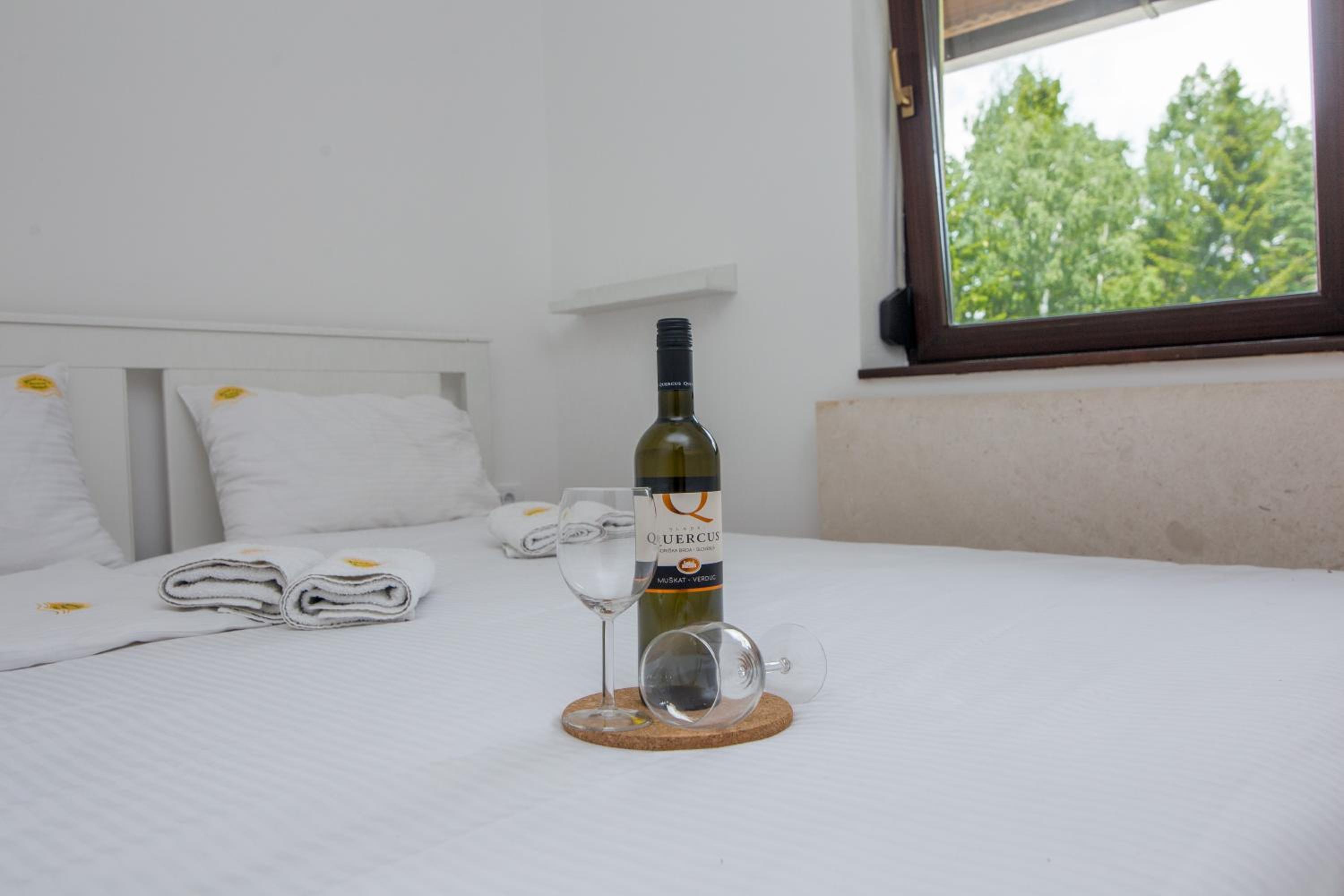 Photo 103