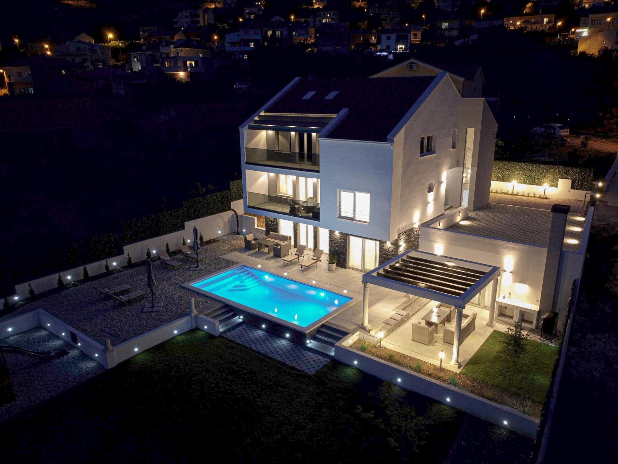 Villa Angelus with heated pool view 3