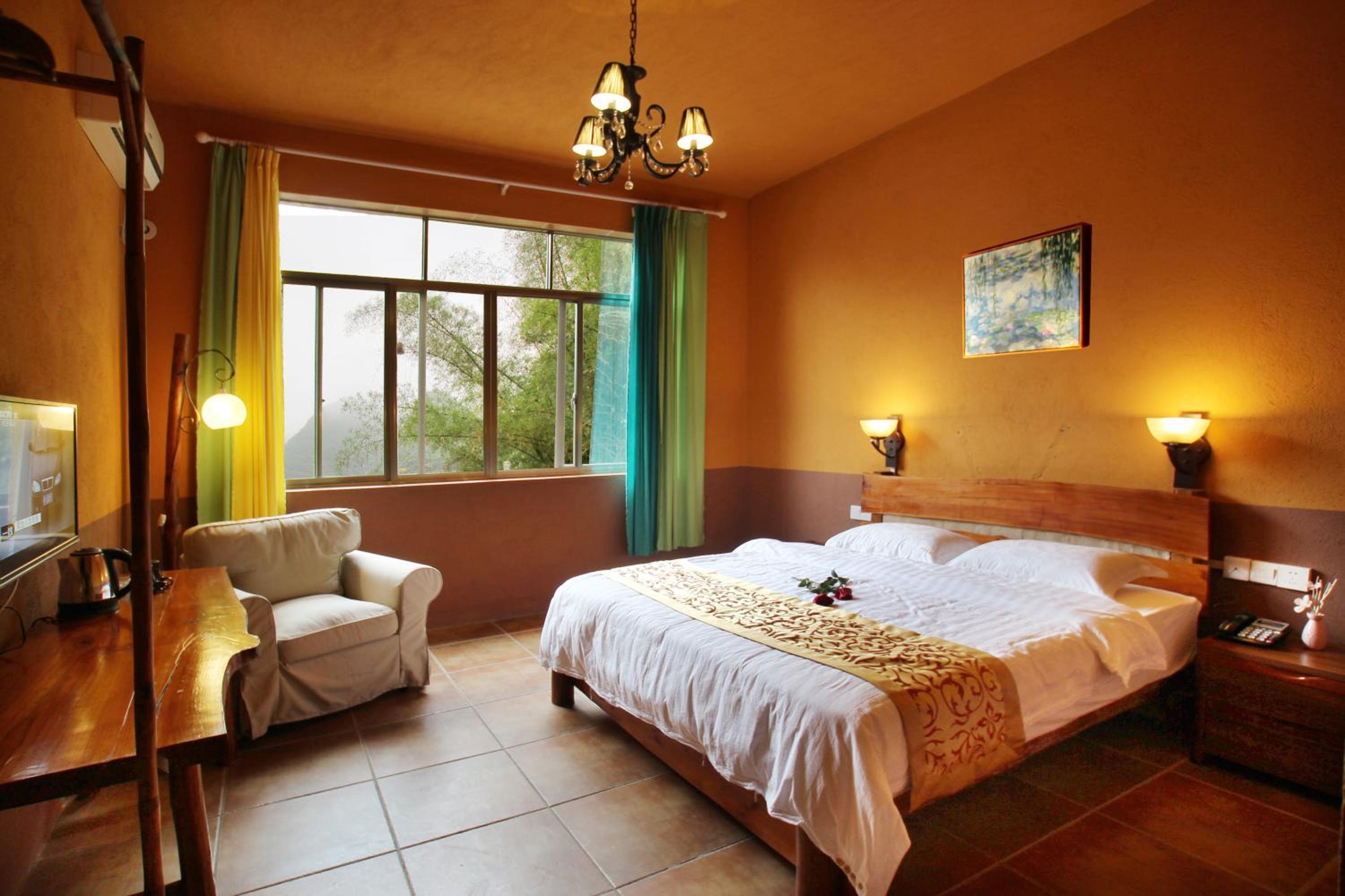 Yangshuo Eden's Social Guesthouse - Wake up to a hearty Western breakfast & fresh craft coffee & night beers & outdoor activities