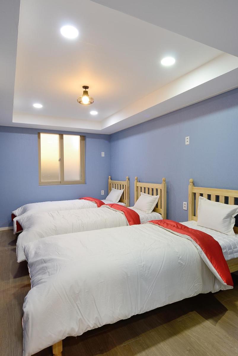 Red Guesthouse