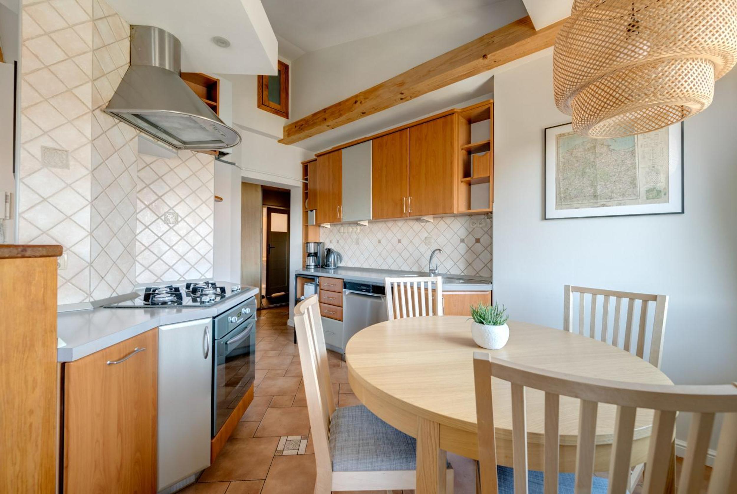 DR Apartments - Bandera view 3
