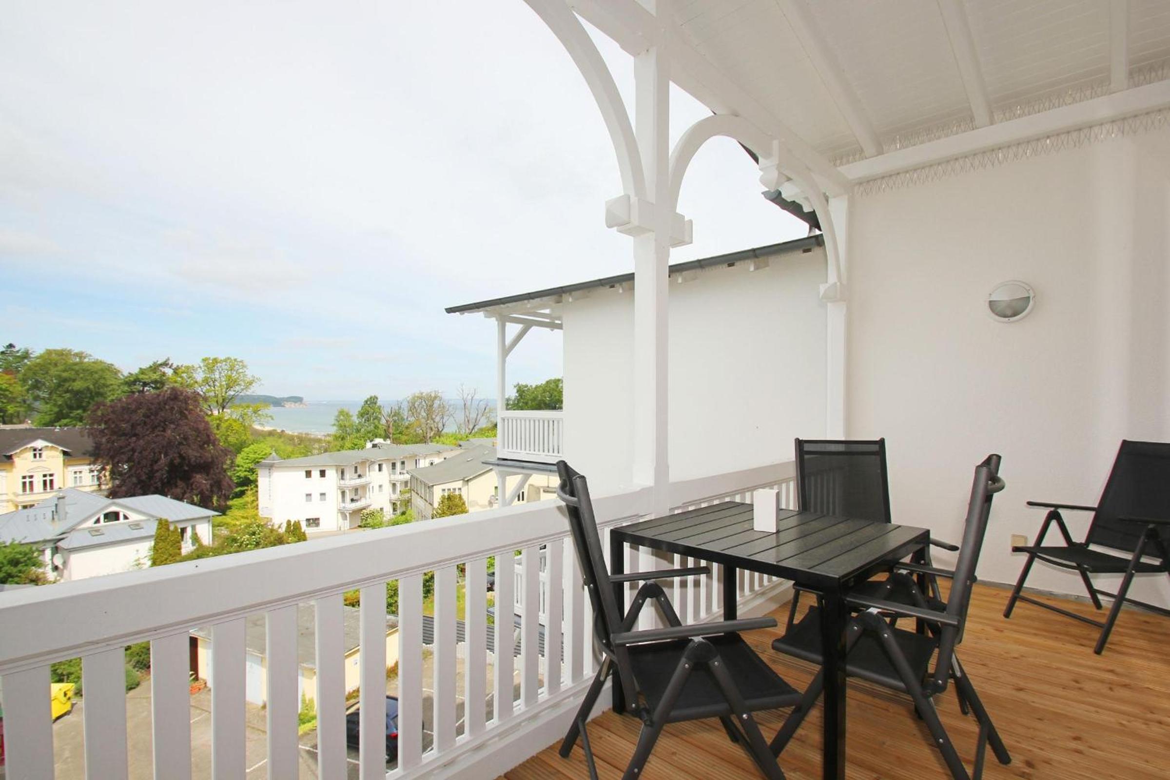 toller Meerblick vom Balkon, gratis Nutzung vom AHOI Erlebnisbad und Sauna in Sellin - Haus Nordstrand FeWo16