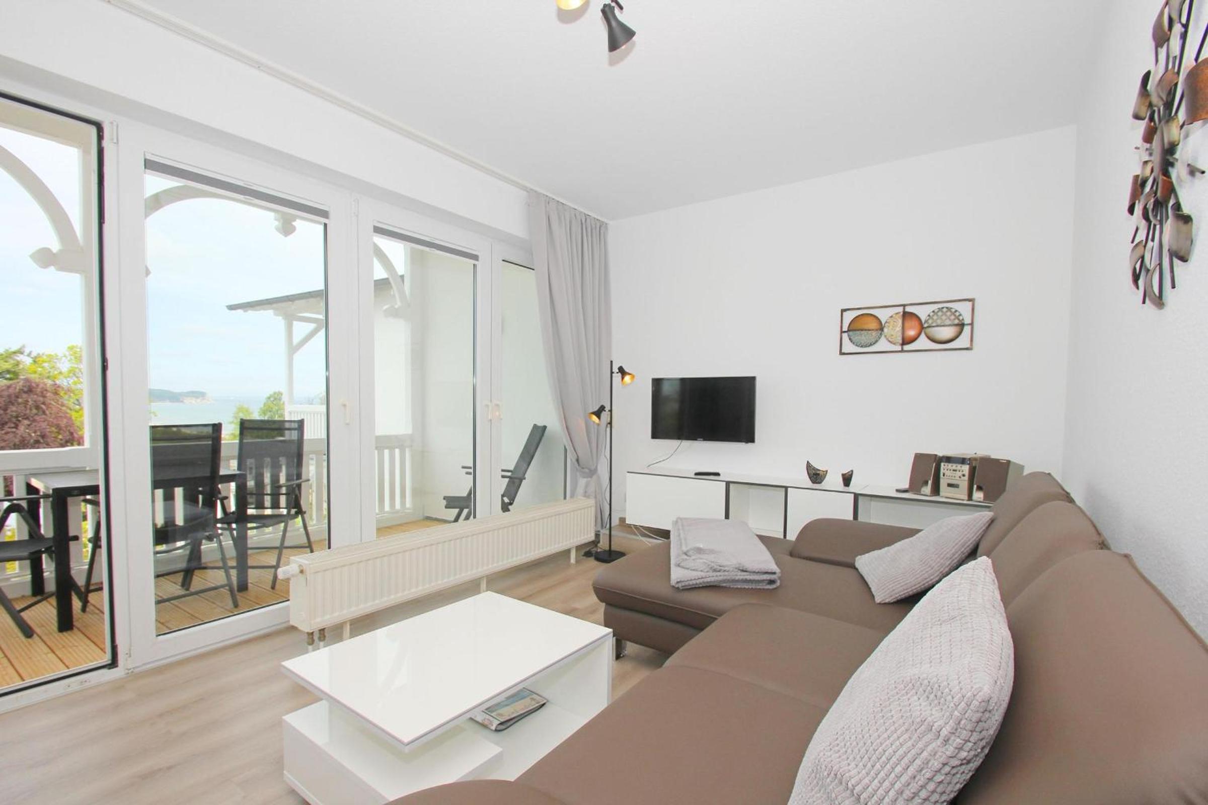 toller Meerblick vom Balkon, gratis Nutzung vom AHOI Erlebnisbad und Sauna in Sellin - Haus Nordstrand FeWo16