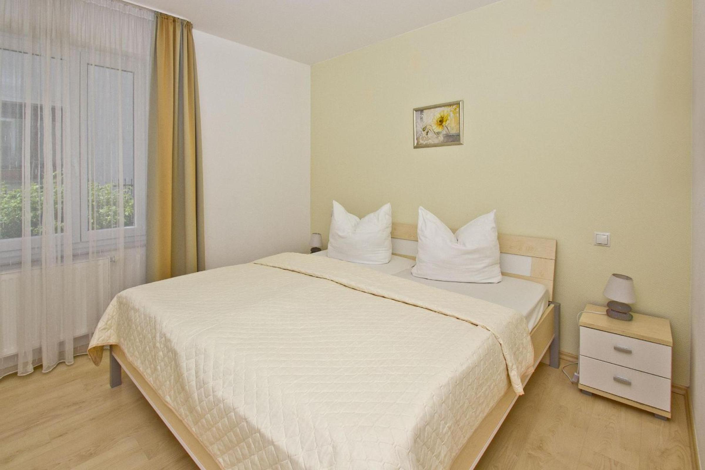 Villa Elisenhof Ferienwohnung 2 mit gratis Sauna- und Schwimmbadnutzung im AHOI Sellin view 2