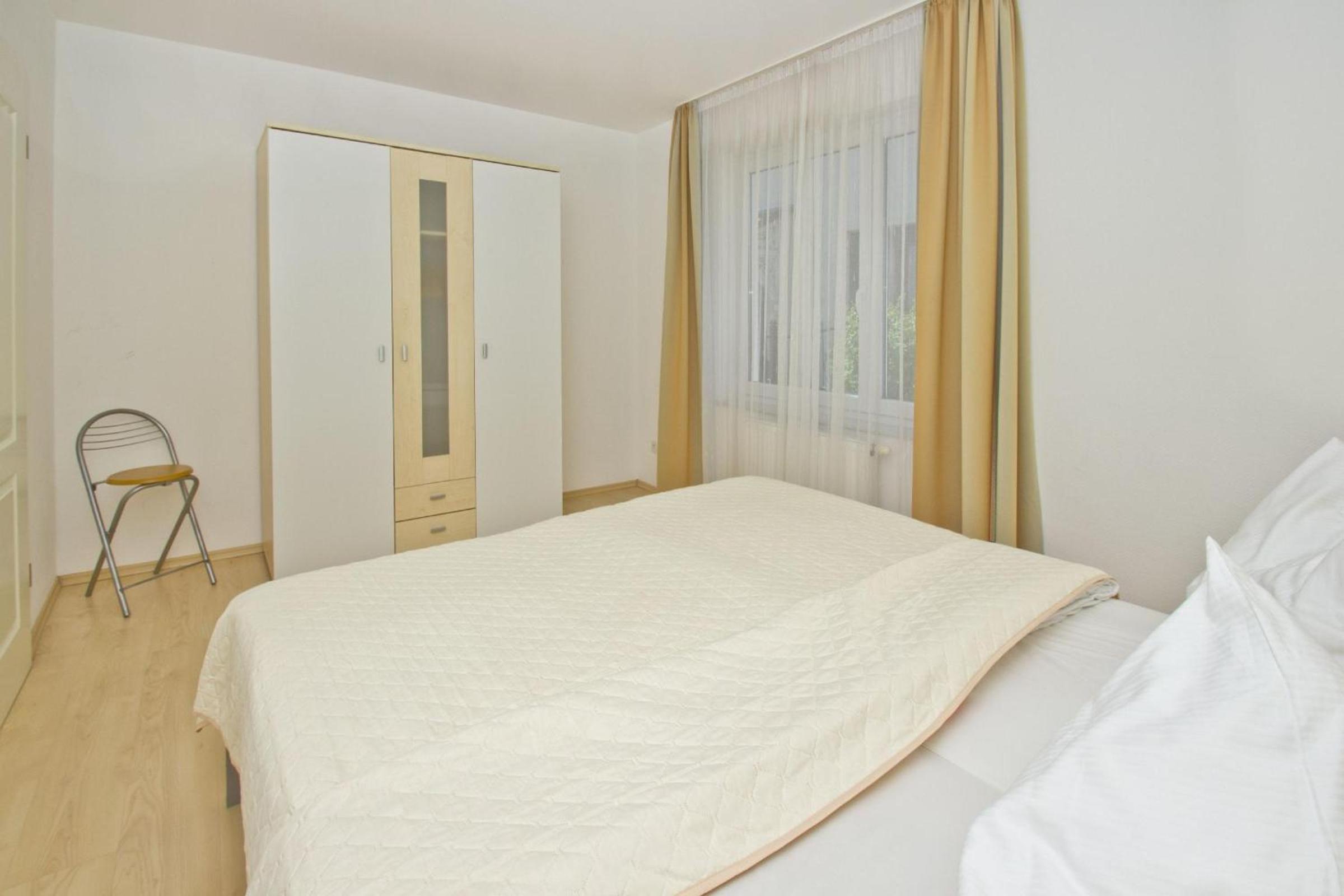Villa Elisenhof Ferienwohnung 2 mit gratis Sauna- und Schwimmbadnutzung im AHOI Sellin view 3