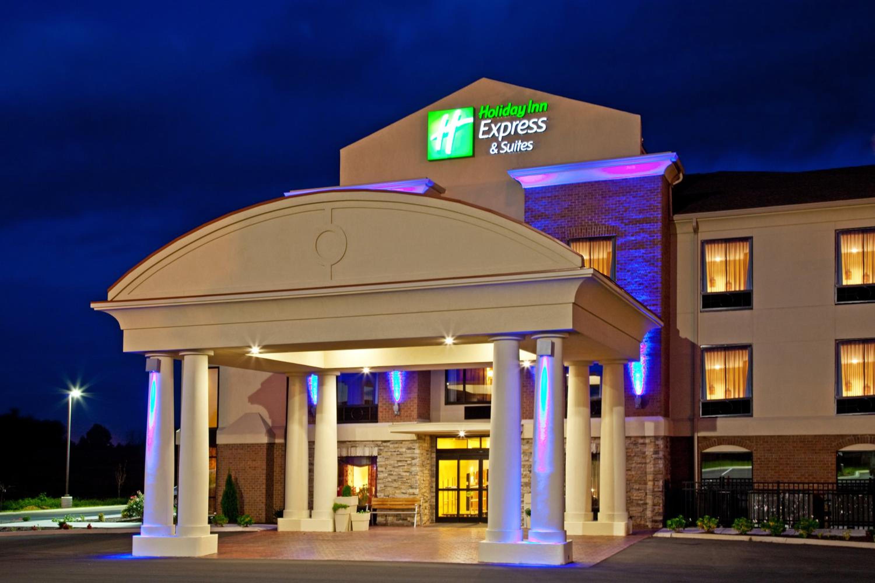 Hotel Holiday Inn Express Hotel & Suites Franklin, an IHG Hotel - Image 1