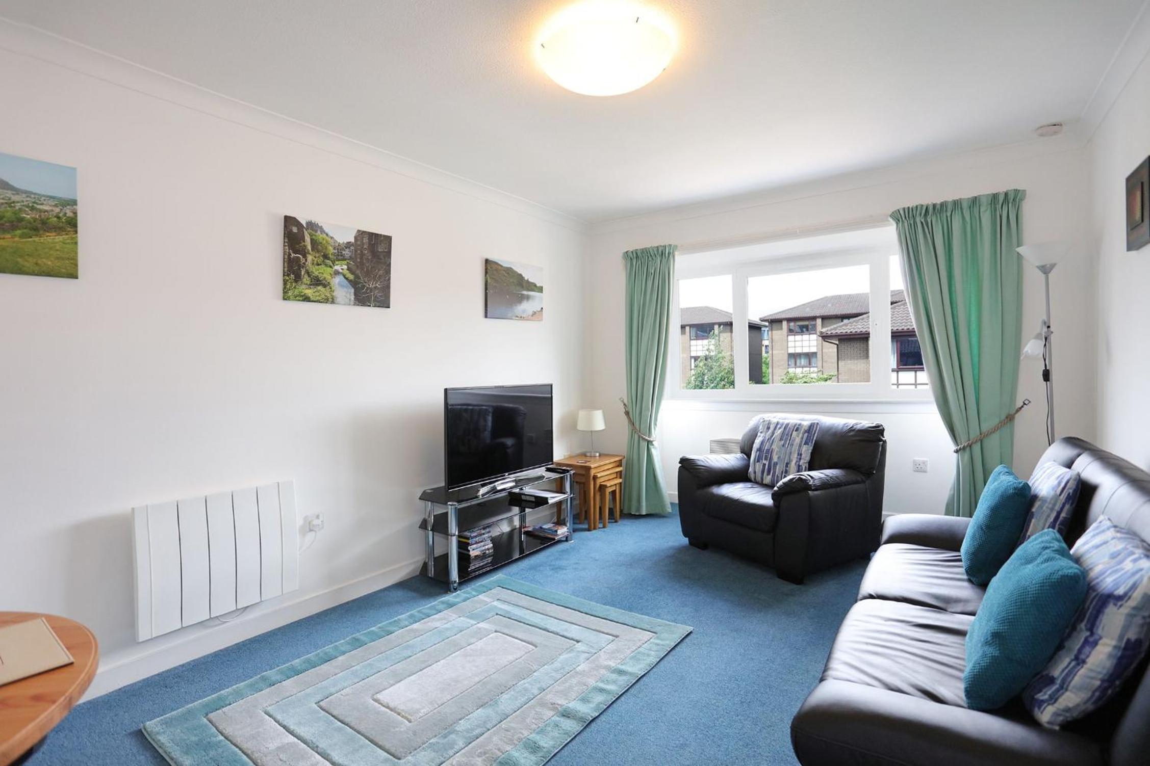 Ideal Central Edinburgh location with free on-site private parking view 2