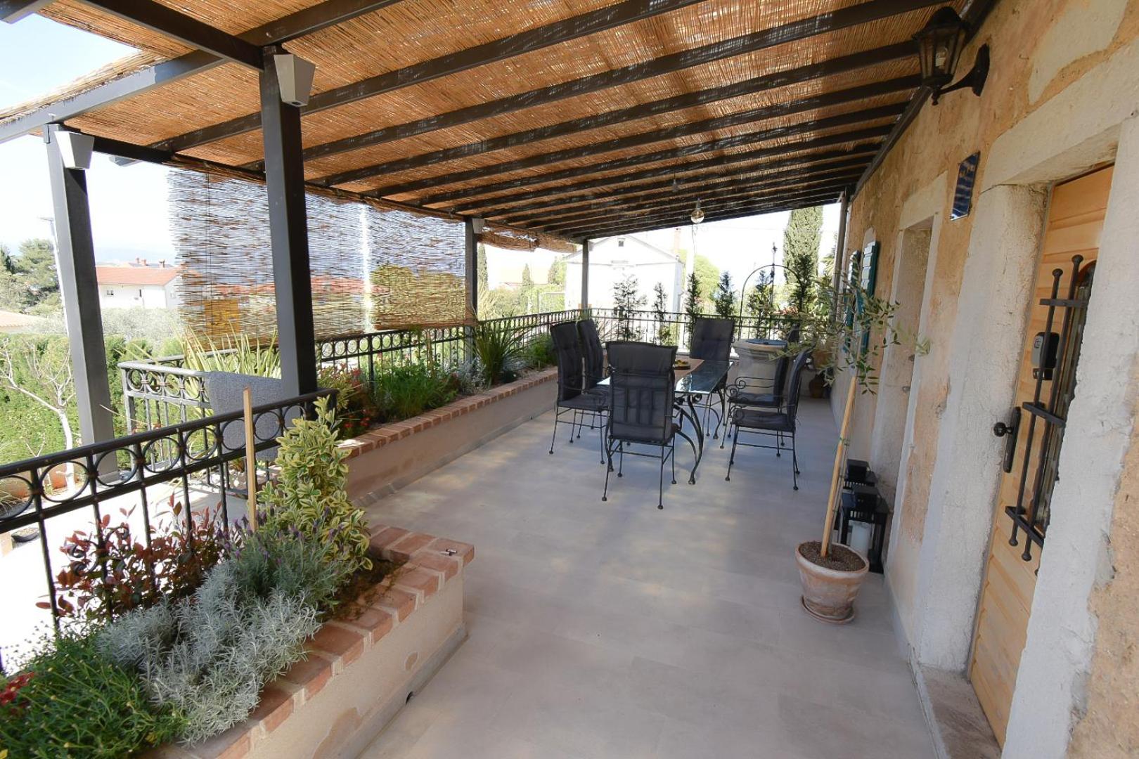 Villa Ca'Pietra, rustic stone house view 5