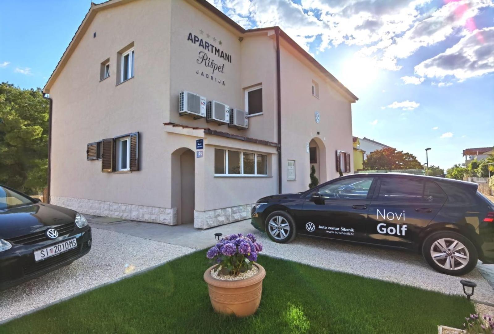 Hotel Apartmani Rišpet - Image 1