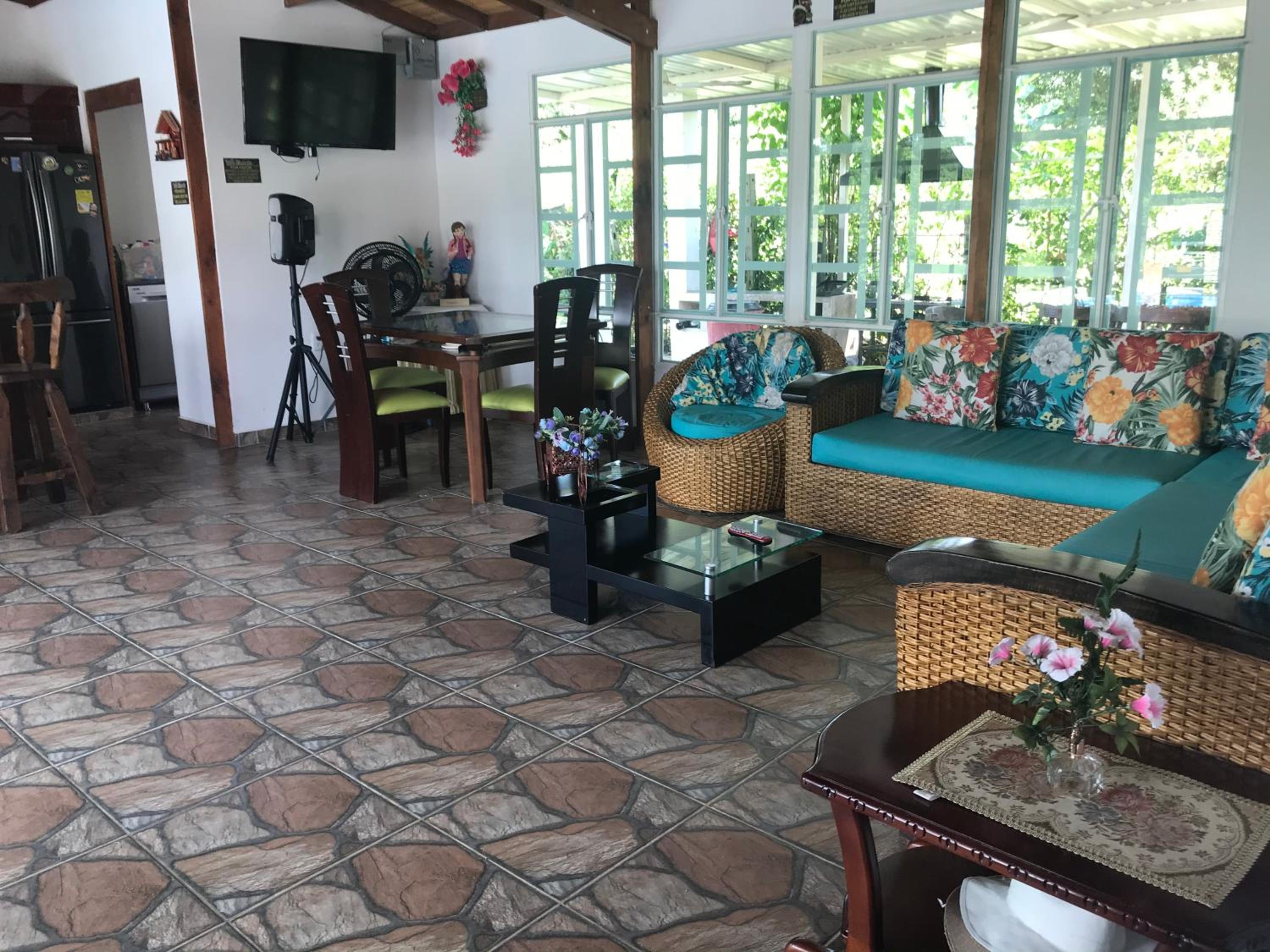 Hermosa Casa de campo grande con aire acon,wifi,piscina,billar !villa ensueño !