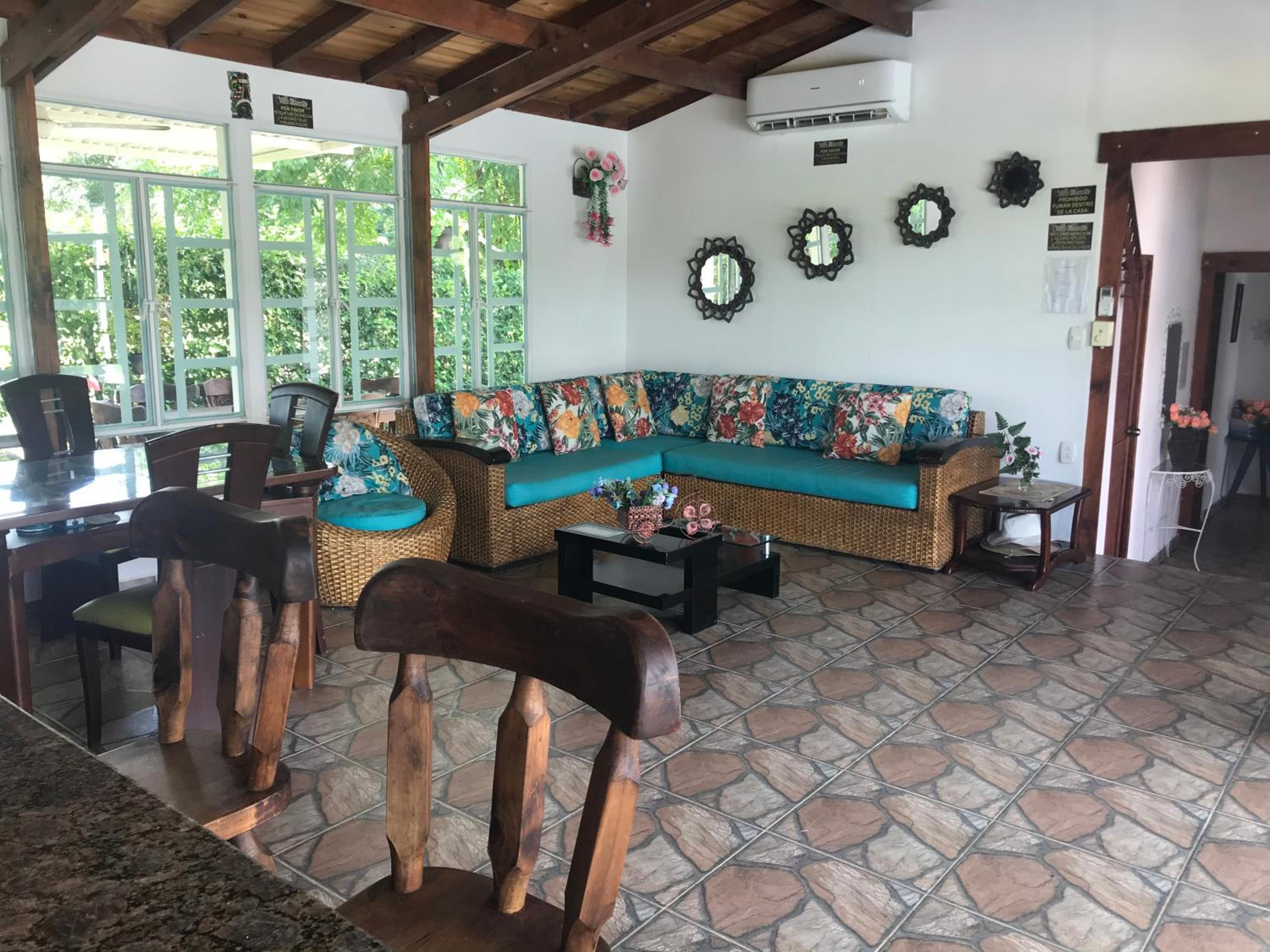 Hermosa Casa de campo grande con aire acon,wifi,piscina,billar !villa ensueño !