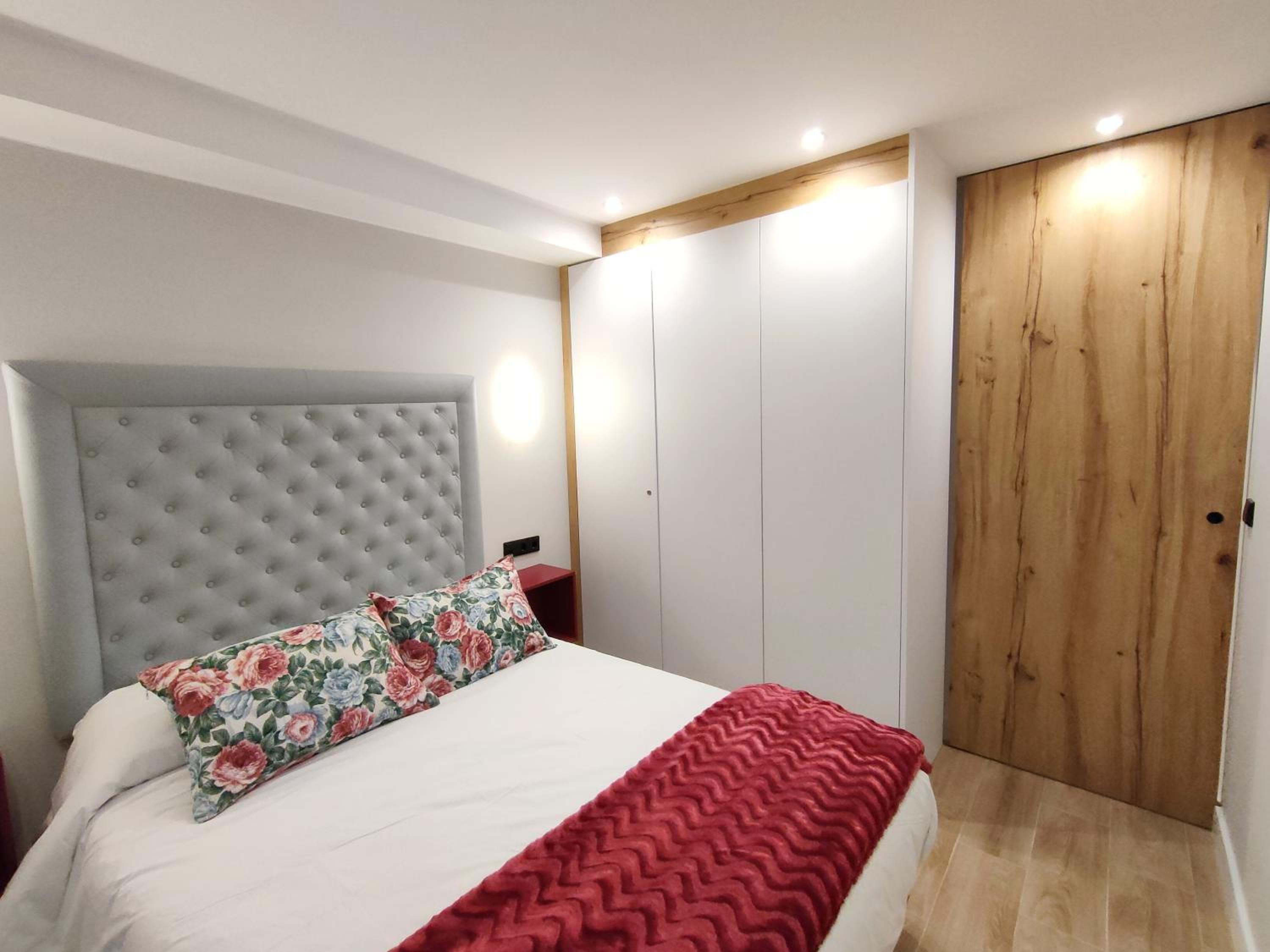 Oviedo Vacations - OVIEDO CENTRO SANTA CLARA PISO DE LUJO - Property Image 38