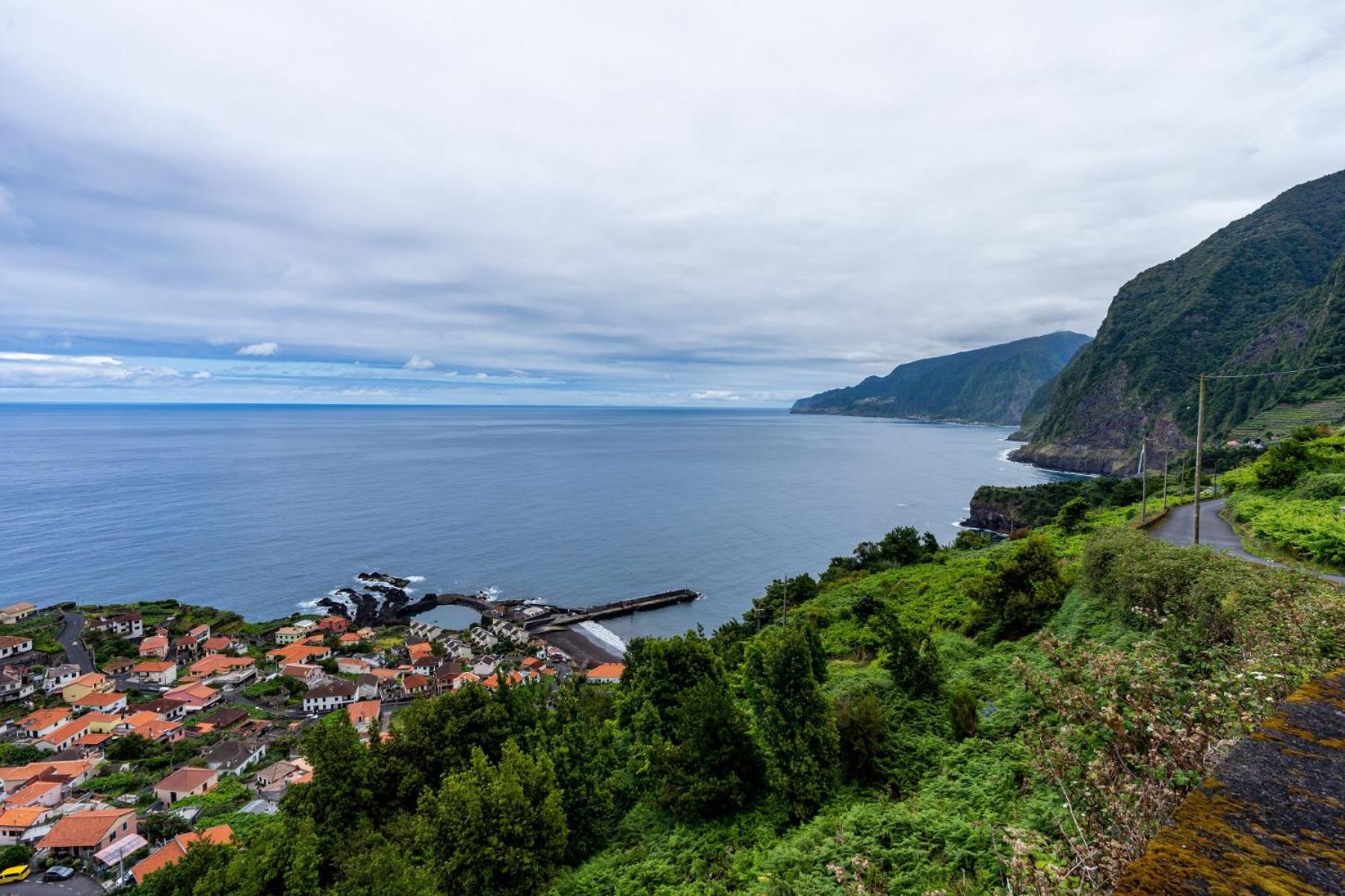 Chalet do Monte no Porto Moniz by Homie view 5