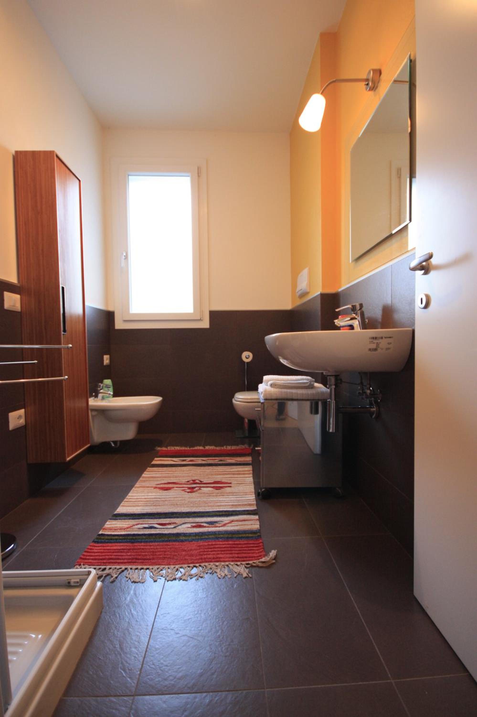 La Lanterna en Padova — bathroom