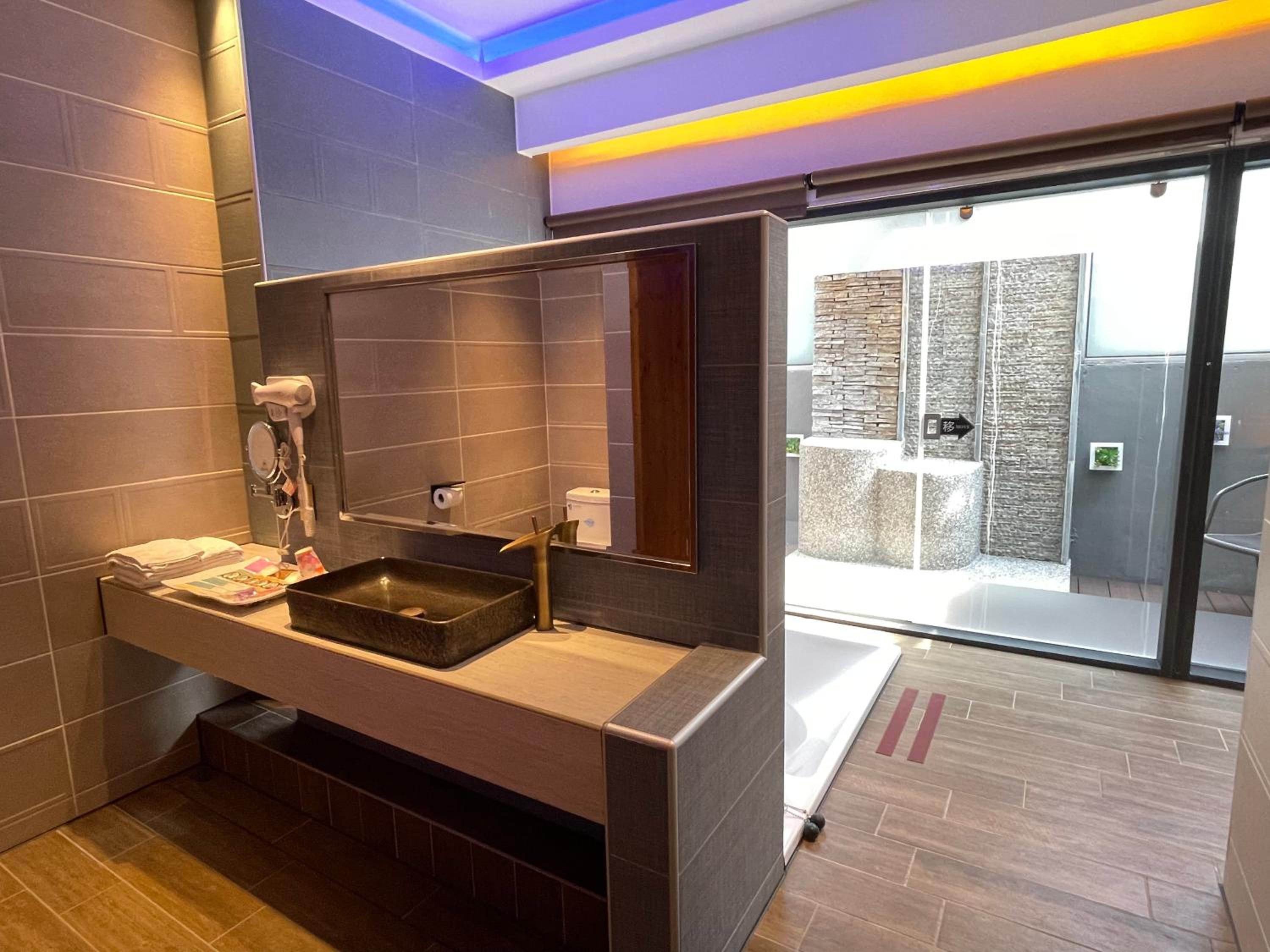 Yosemite Motel - Chunghua Branch view 2