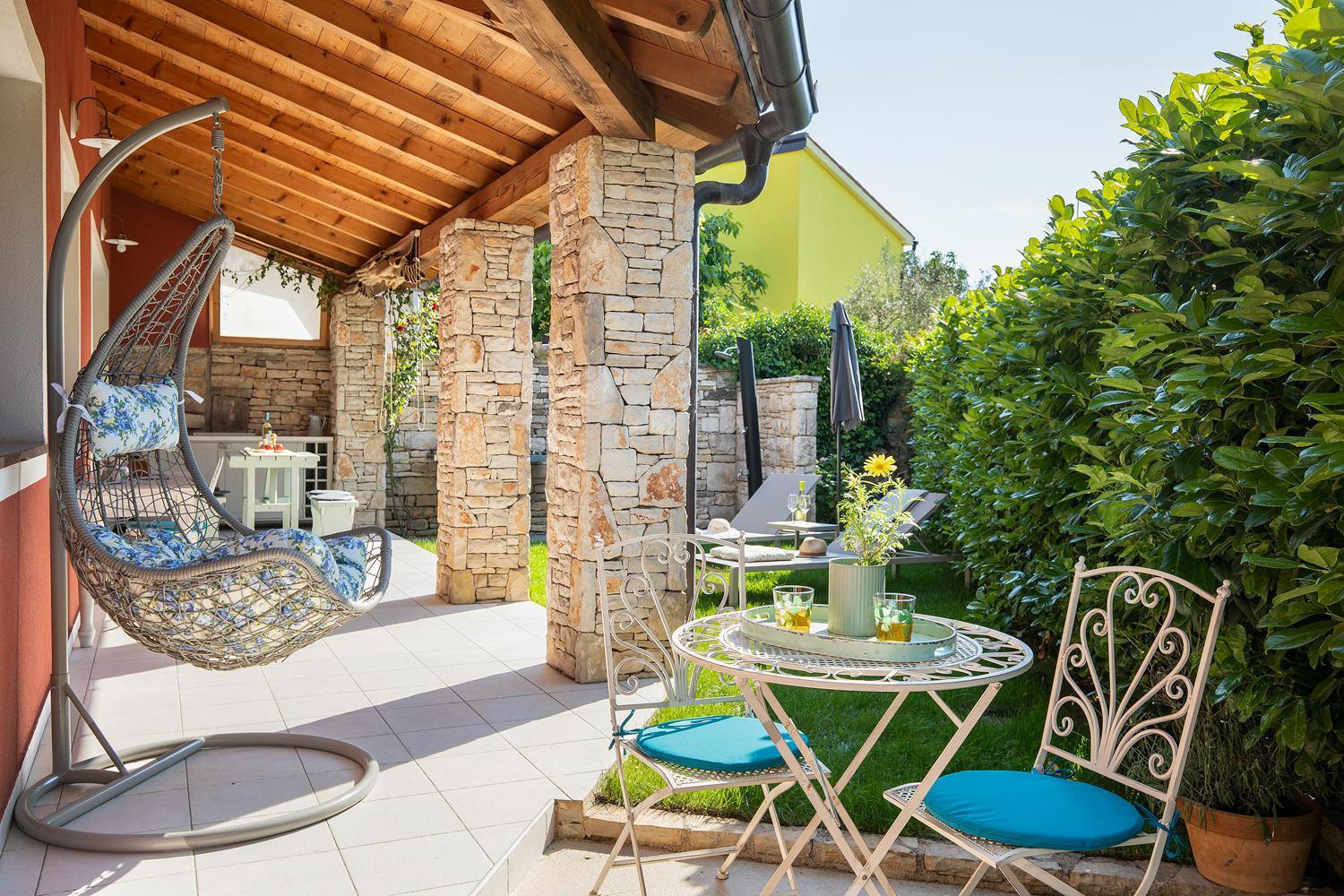 PoIai Stonehouse with Jacuzzi view 3
