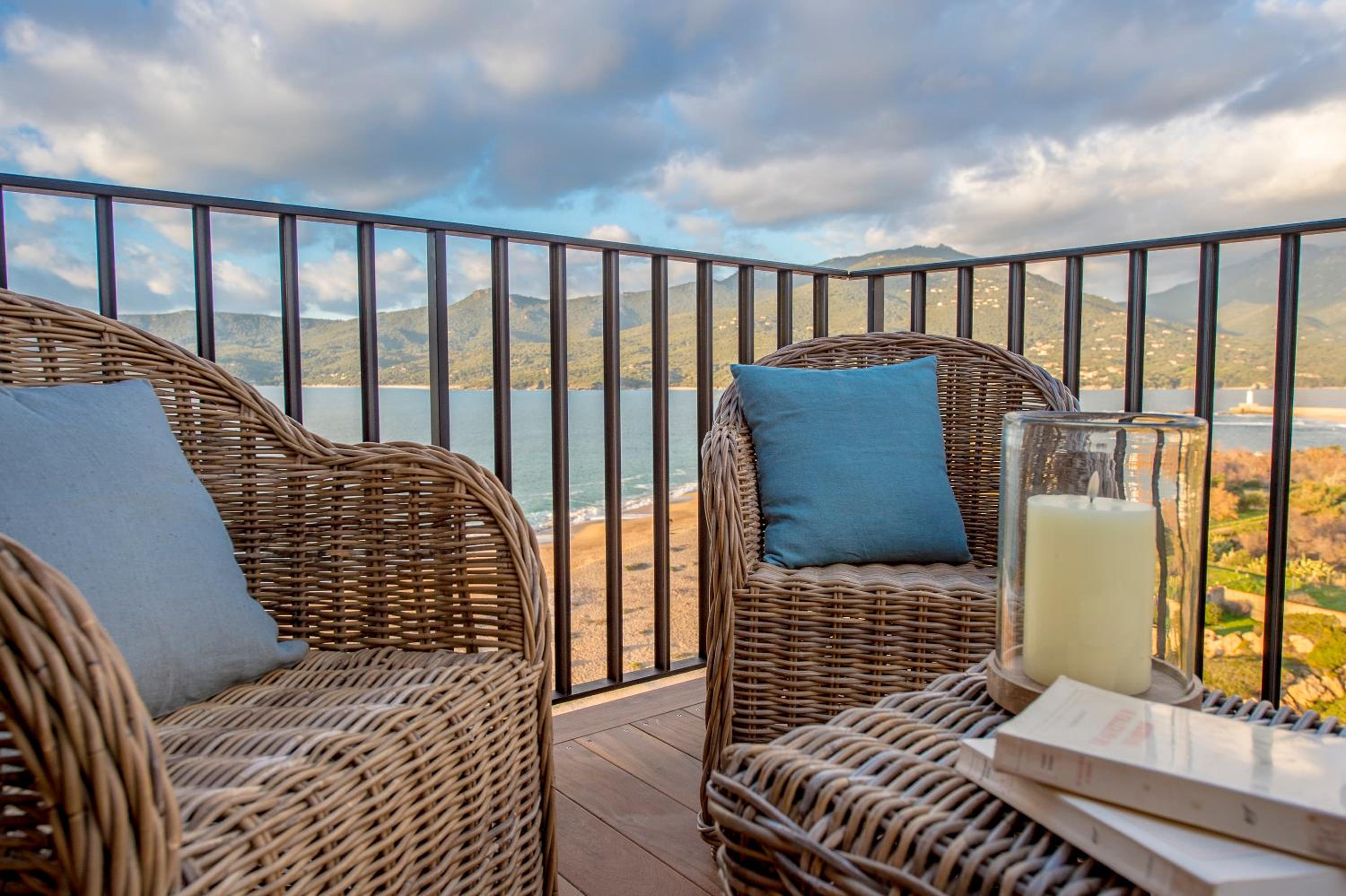 balcony