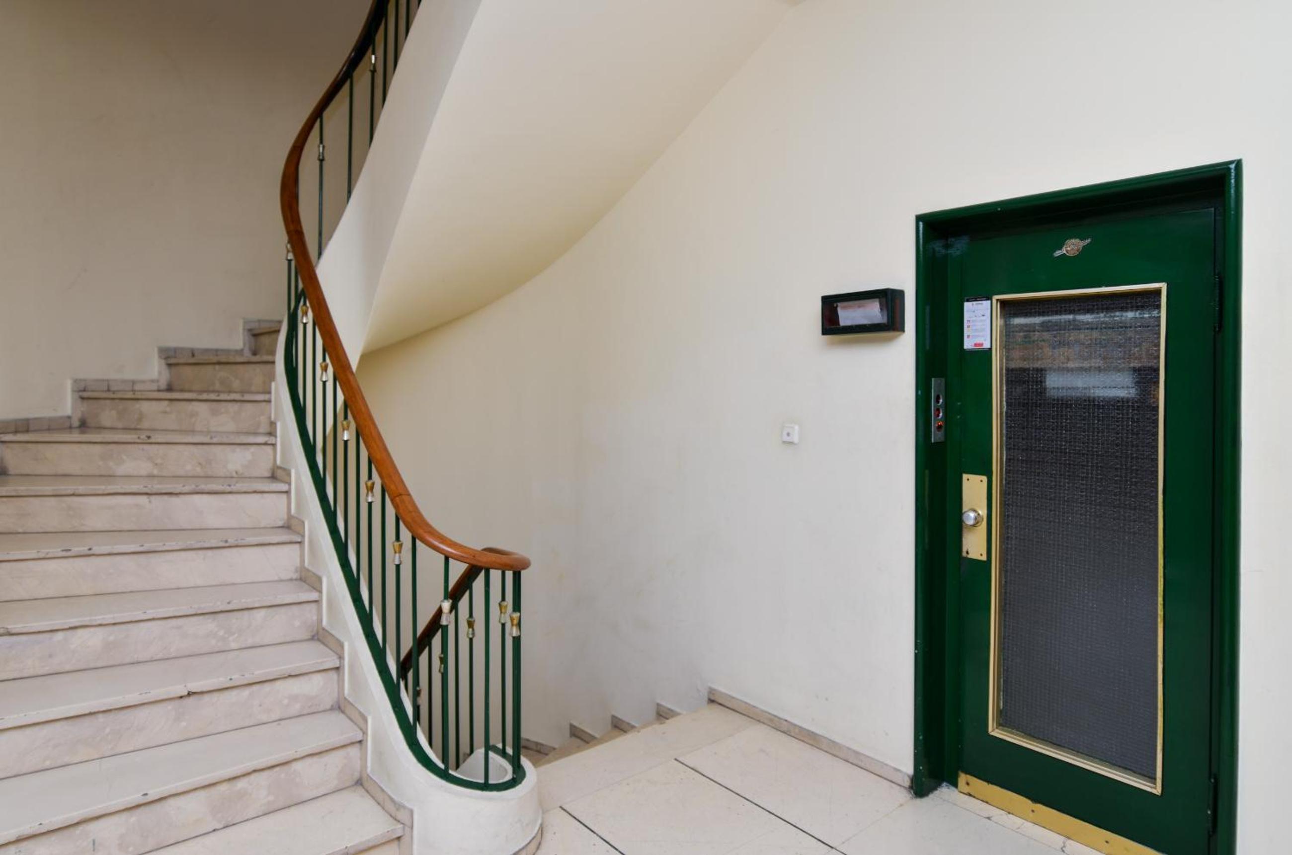 Athens Stylish studio in front of Syntagma metro stop for 2