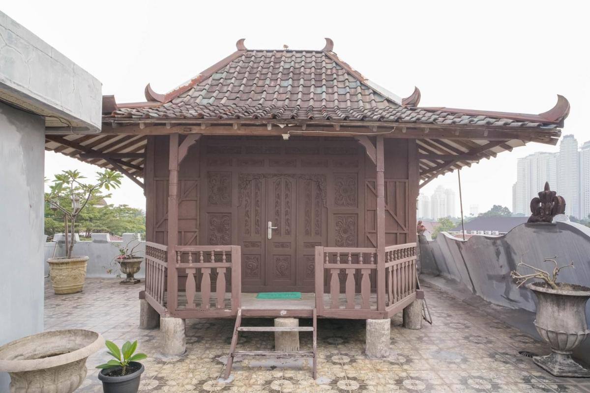 outdoor BBQ area