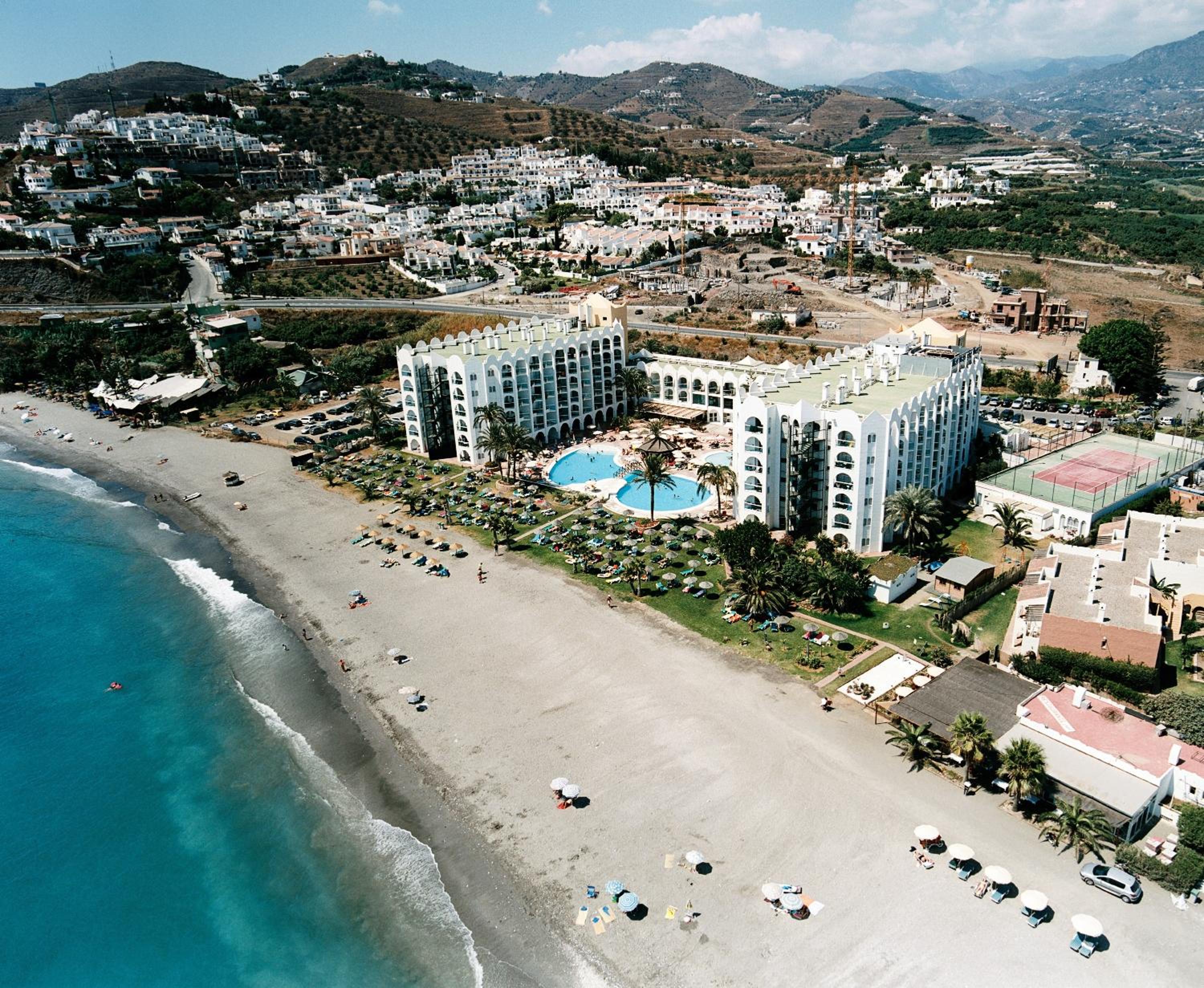 Ona Marinas de Nerja Spa Resort en Nerja — building