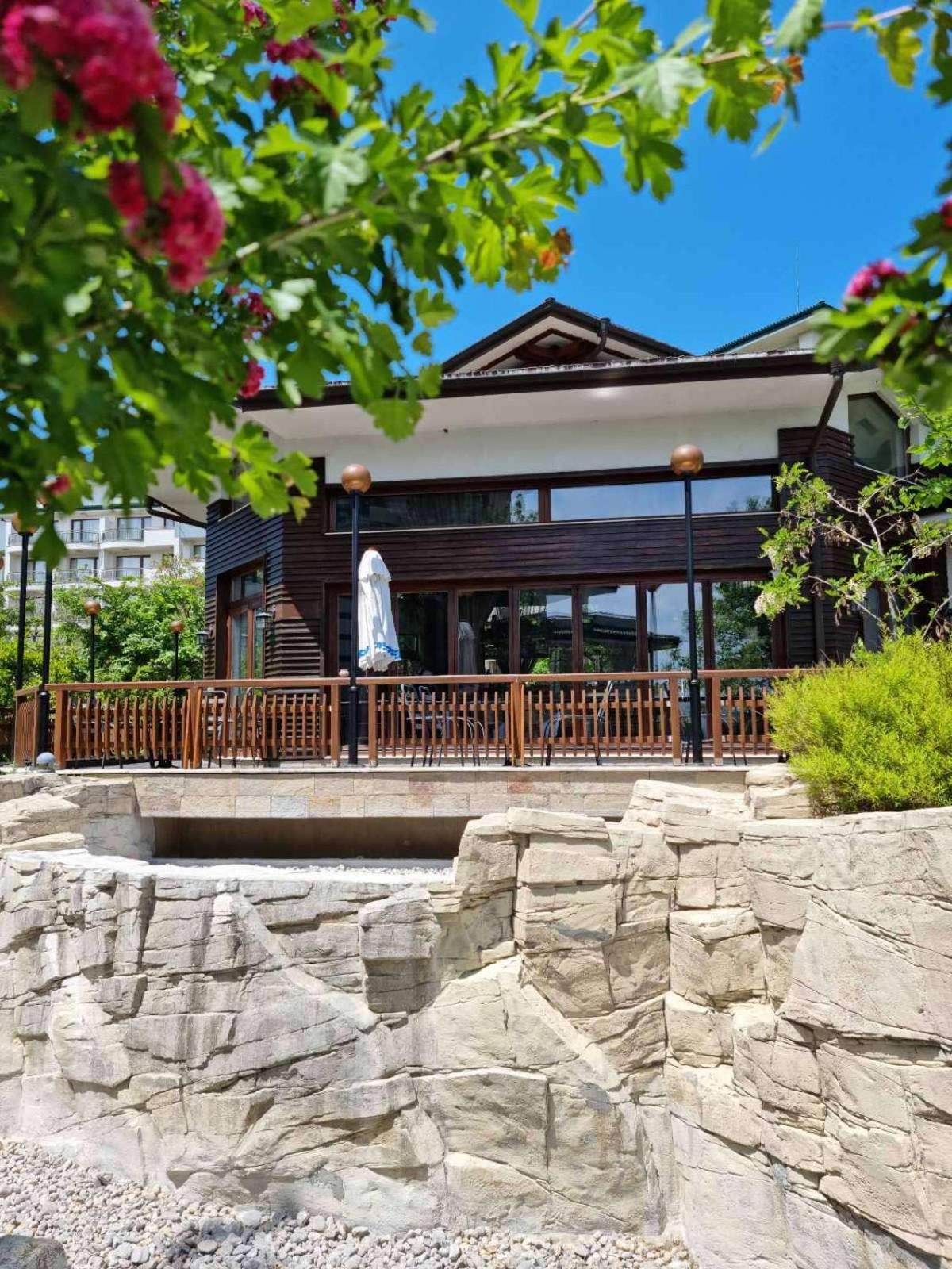 Emerald Beach Resort & Spa