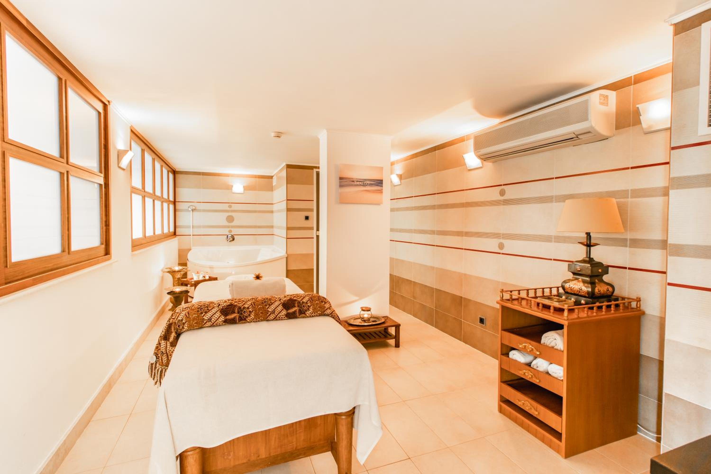 Emerald Beach Resort & Spa