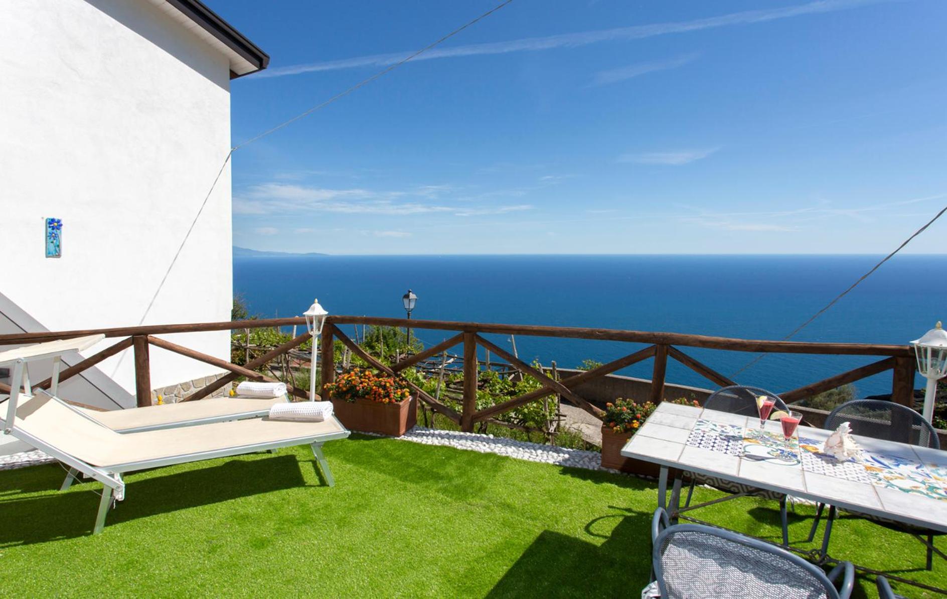 Holidays Perla d'Amalfi - Live the Coast & Private Parking photo 2