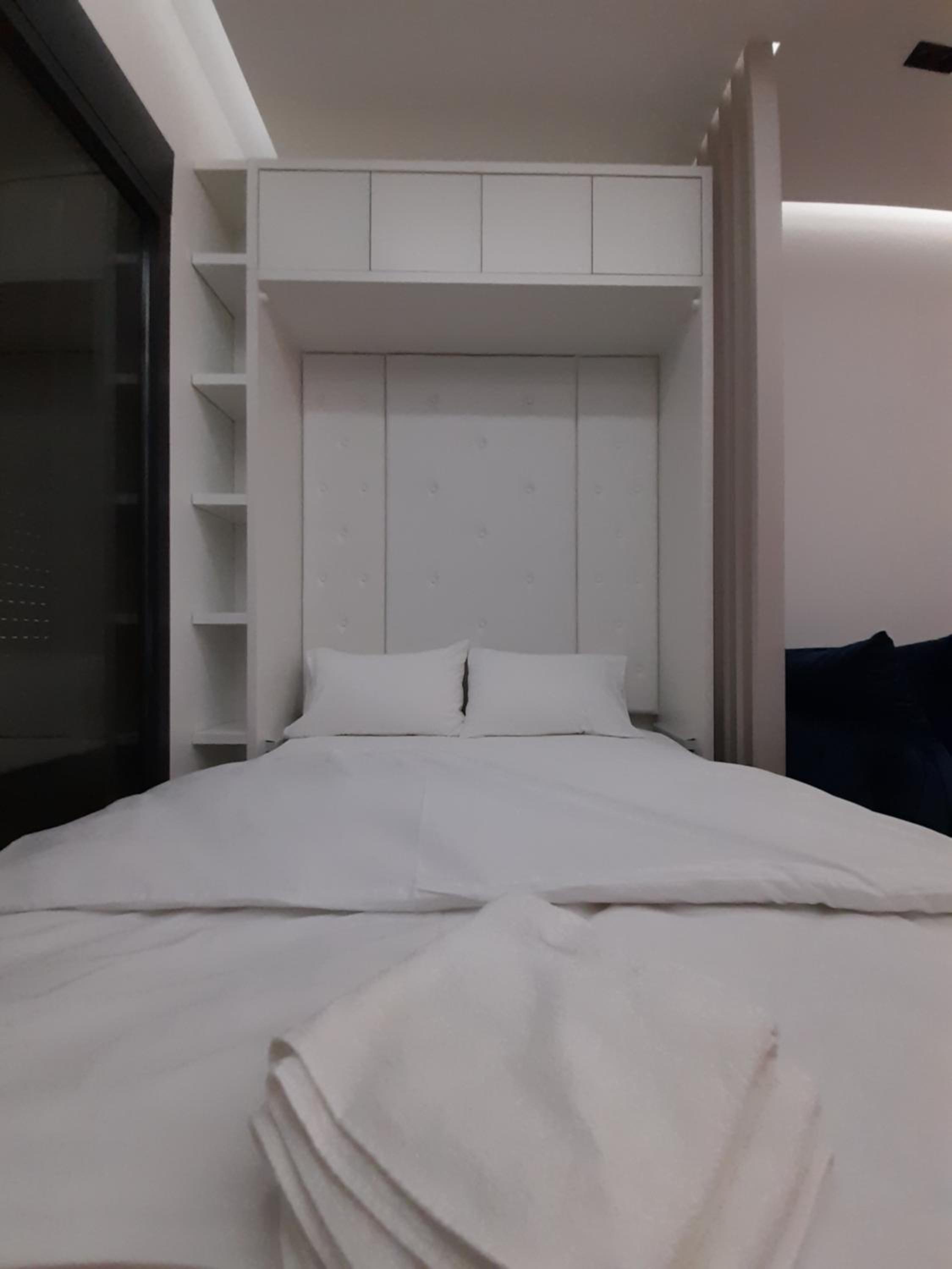 Rent apartment lux soho city Bar