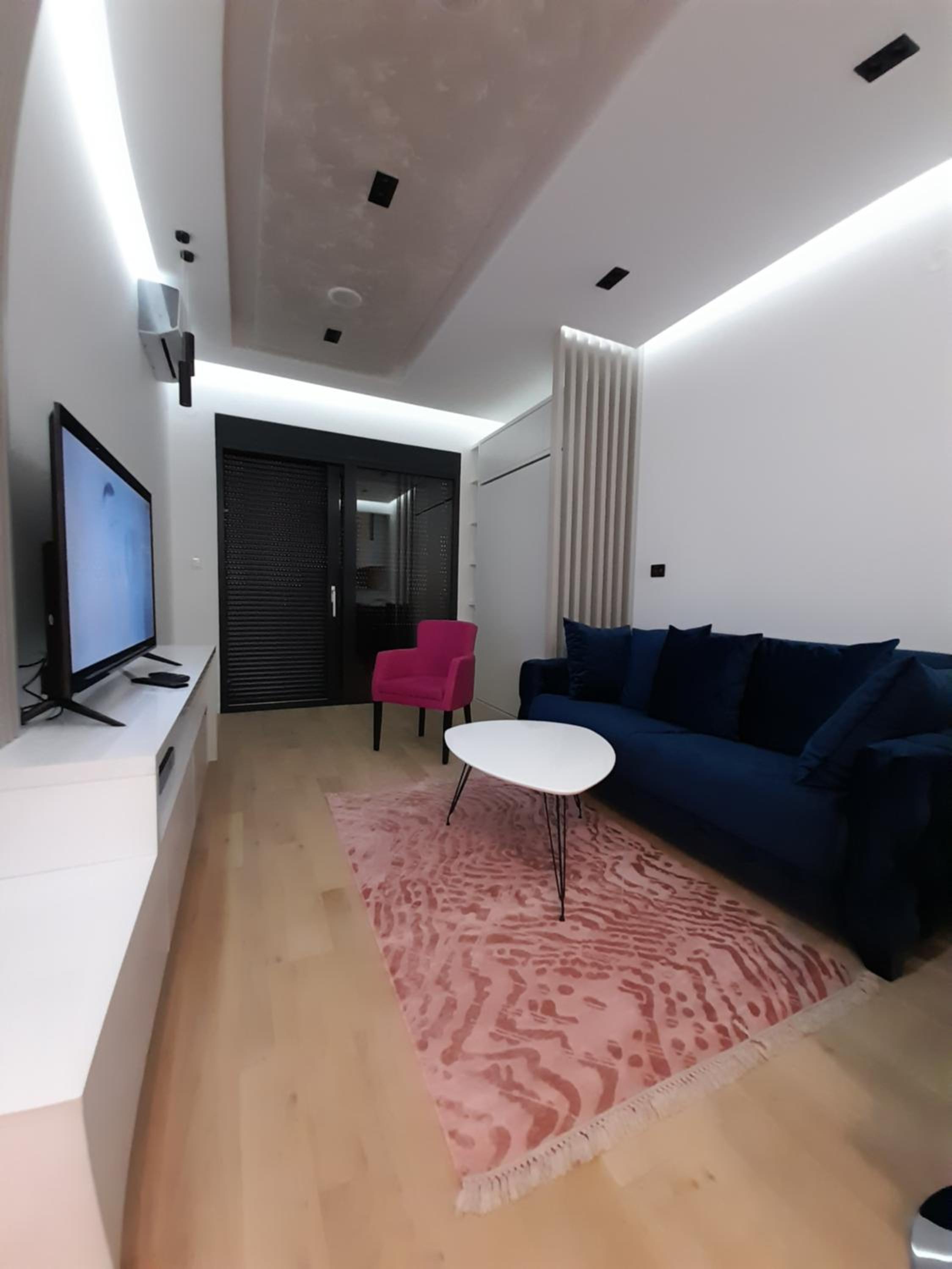 Rent apartment lux soho city Bar