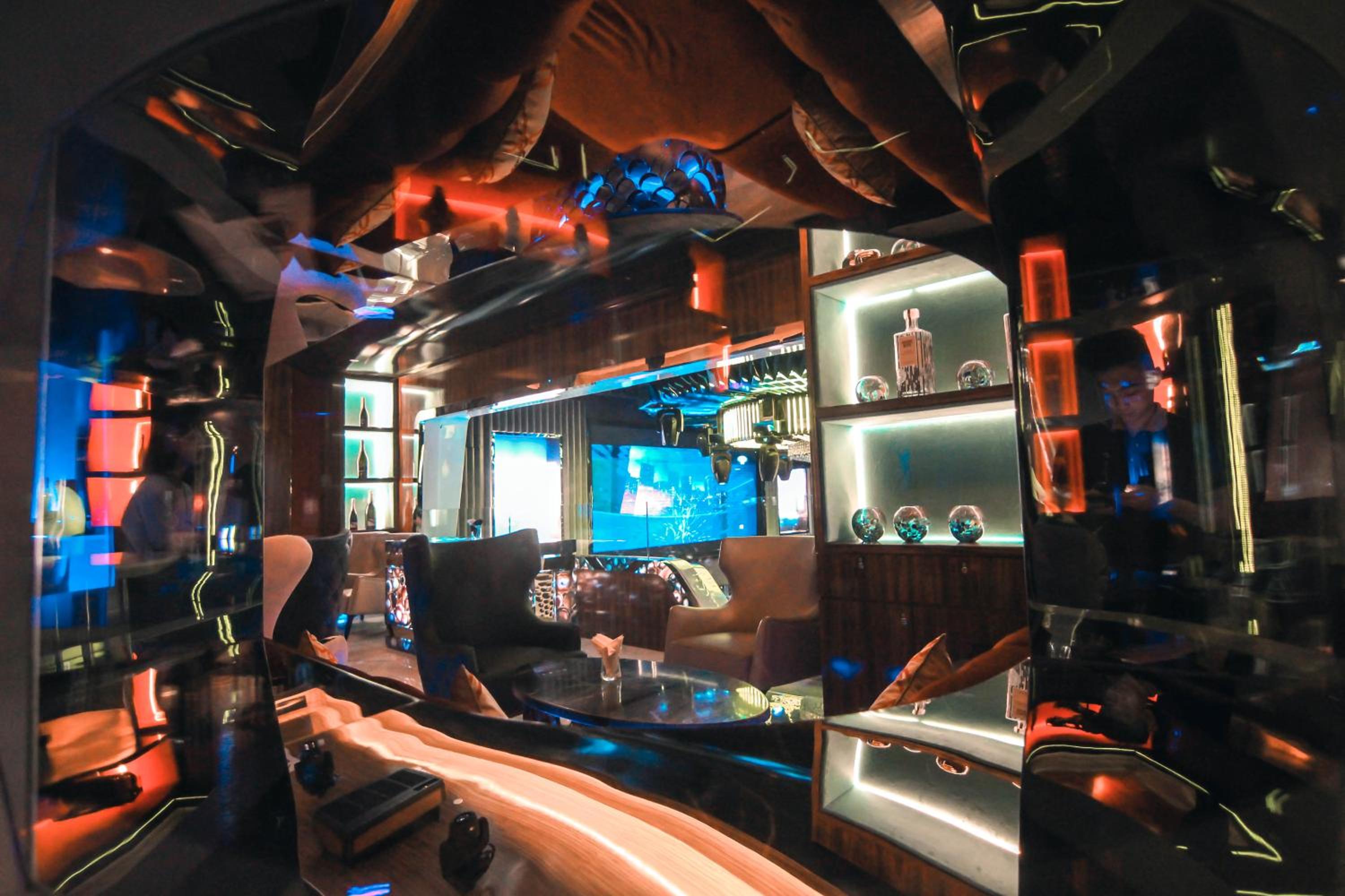 Dolphin Platinum KLCC Kuala Lumpur photo 2