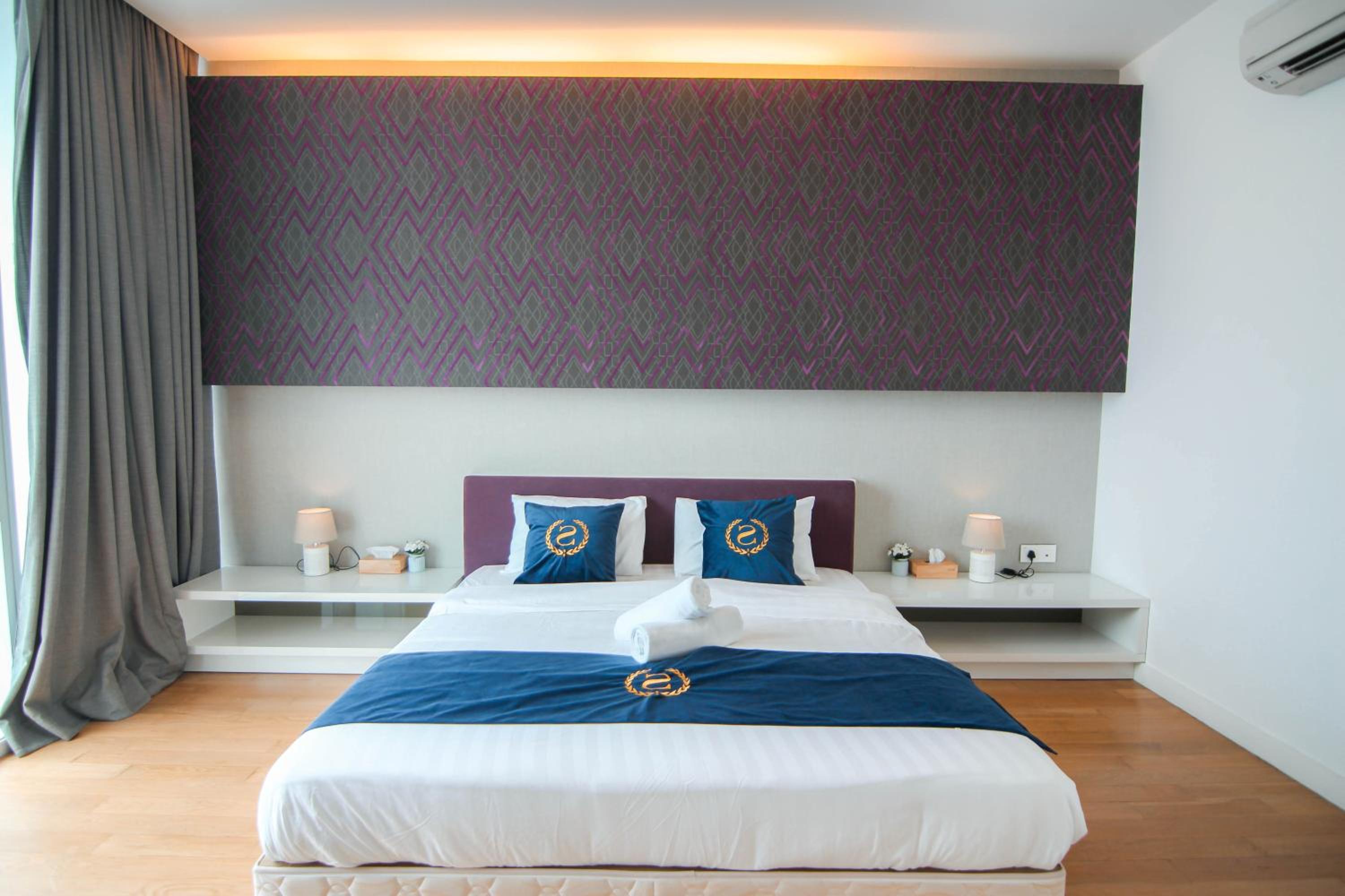 Dolphin Platinum KLCC Kuala Lumpur