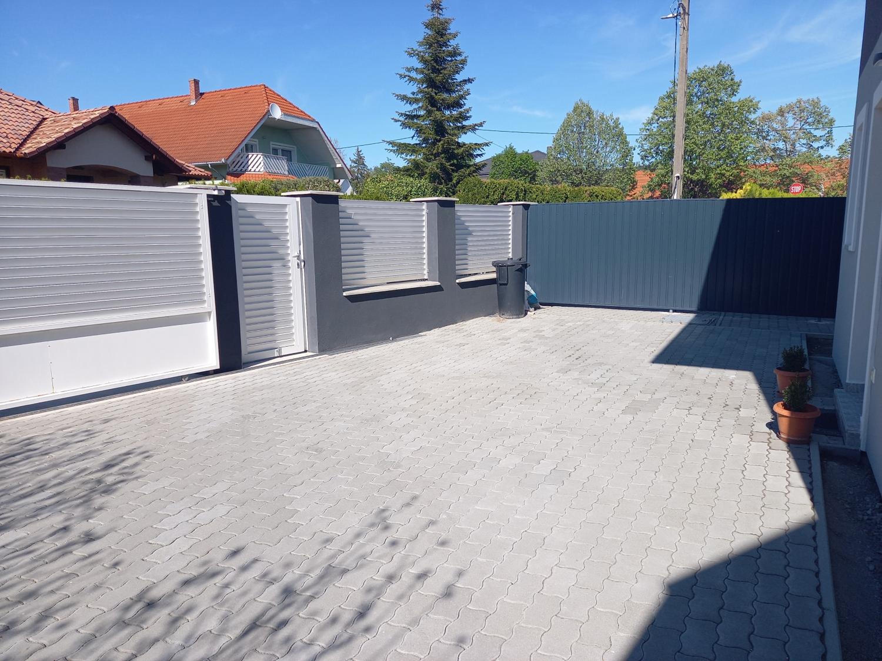 Laura Luxury Apartman Gyenesdiás view 4
