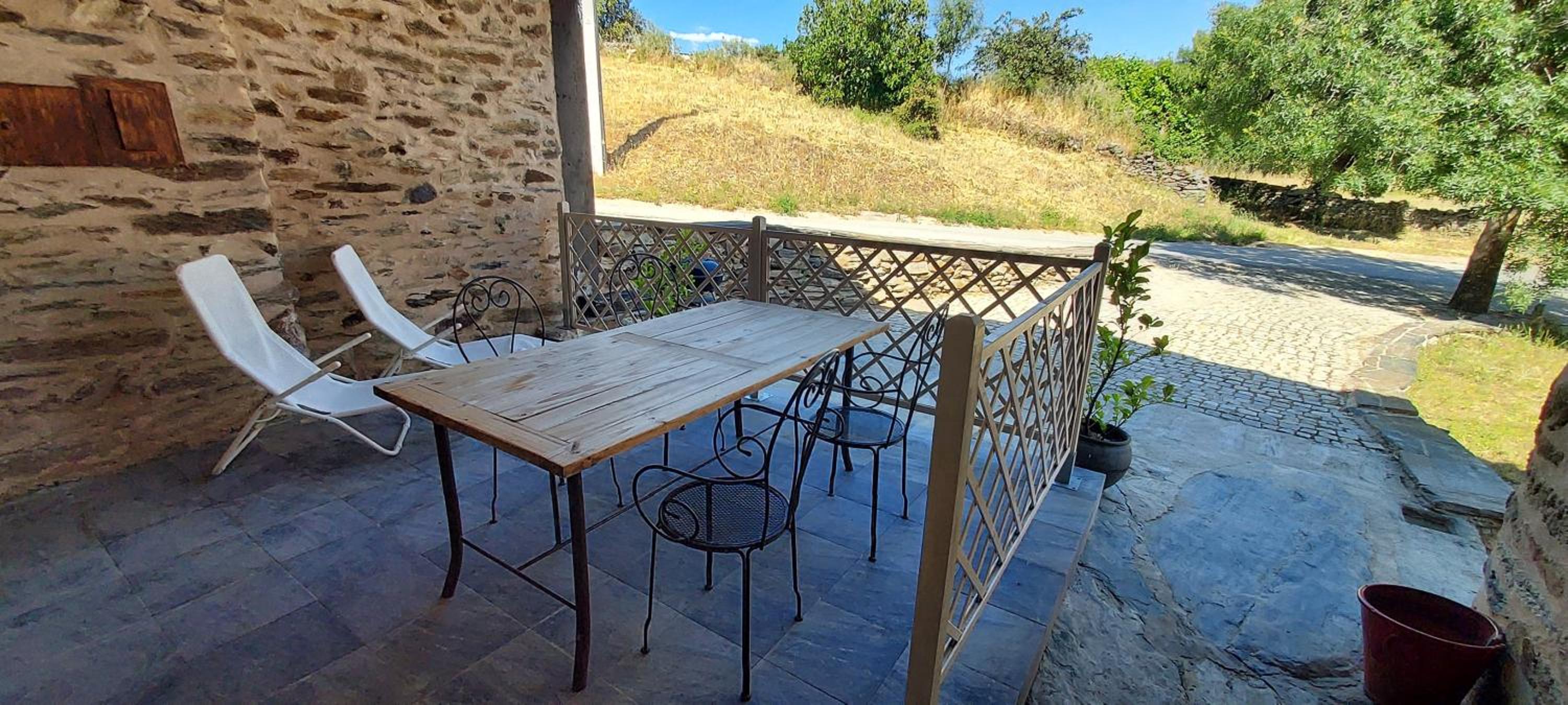 Casas de Xisto view 4