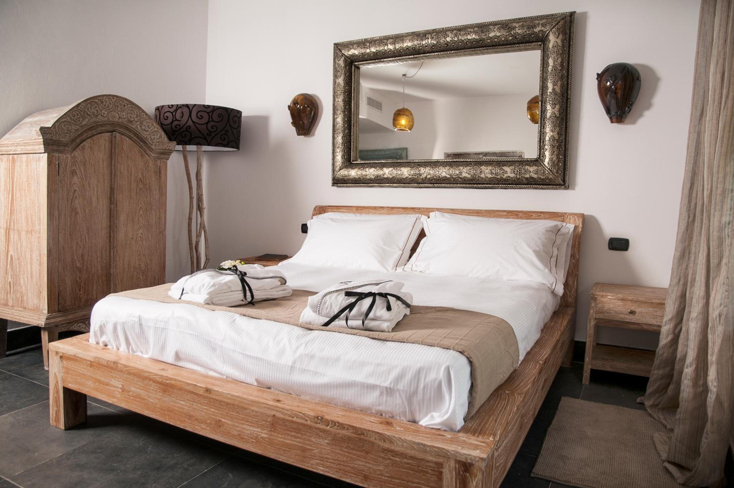 Seven Maze Charming House en Bari — bedroom