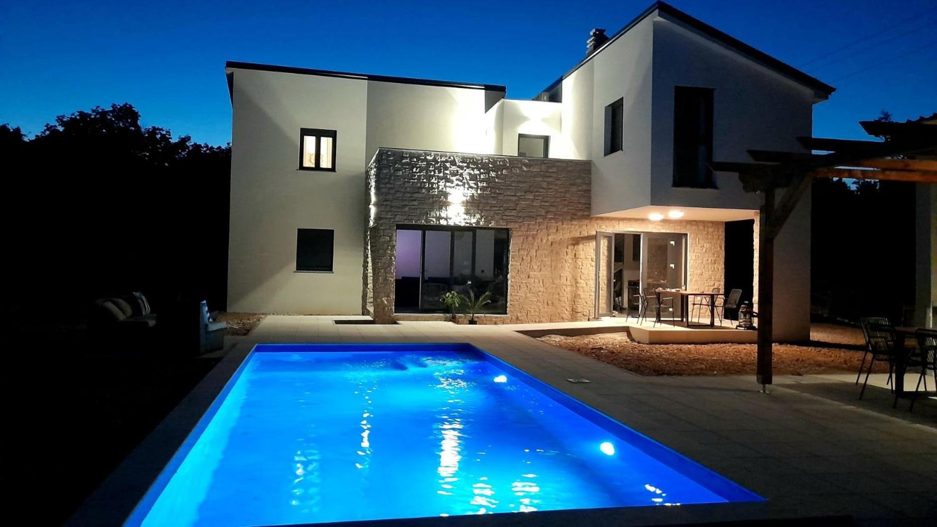 Lazy 8 Villa view 4