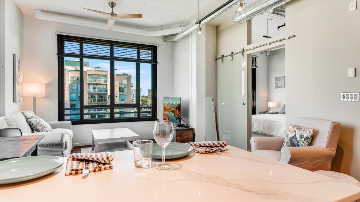 Urban City Living at the Jukebox view 3