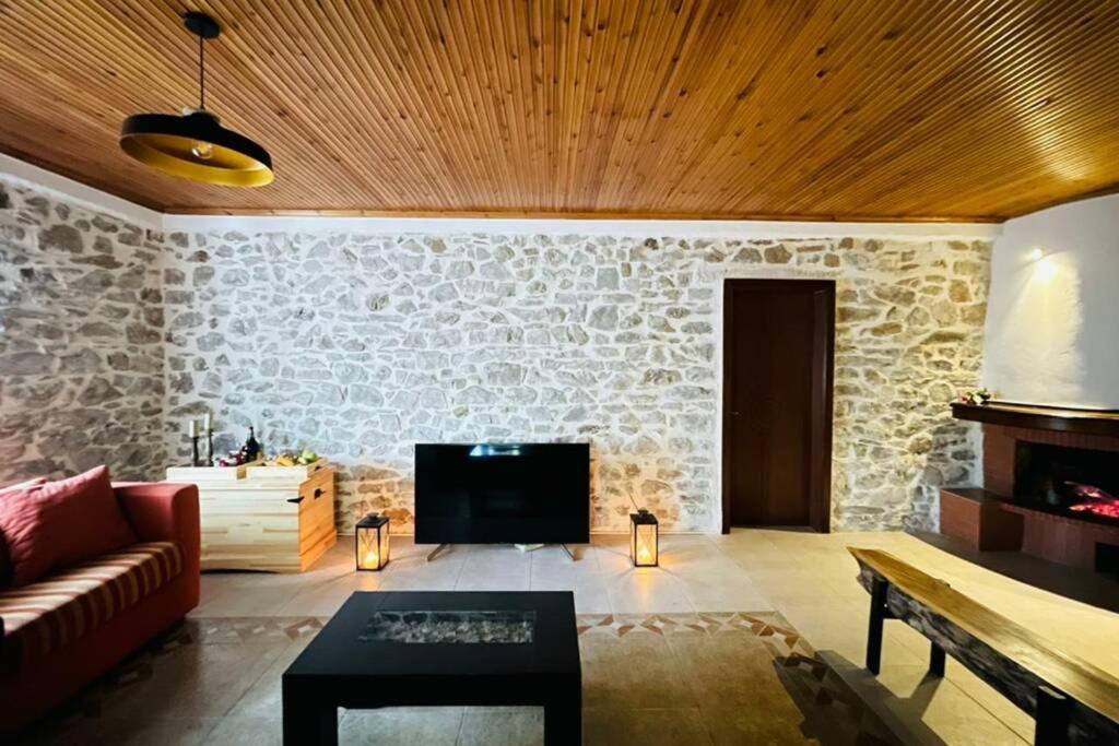 BUJTINA CAKULI, Rehovë - ERSEKË