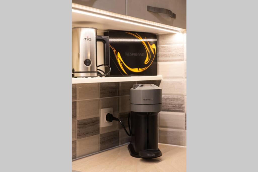D3 Central Stylish Apartment view 3