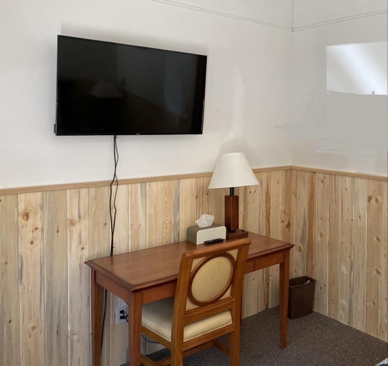 Holiday Lodge