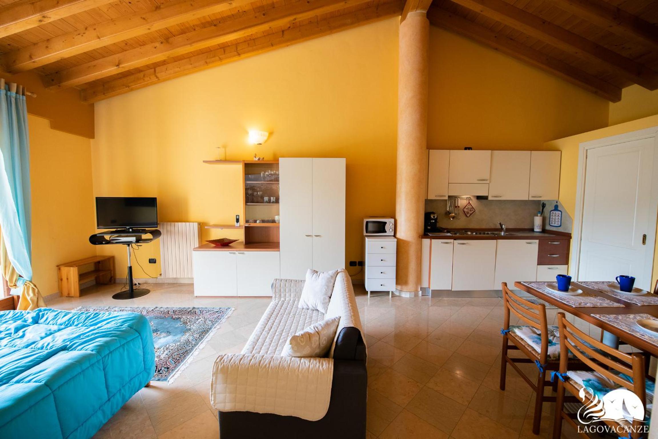 Feeling House en Salò — hotel room