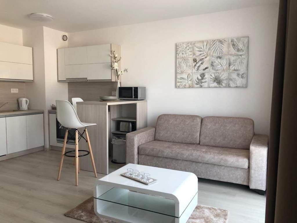 Urban Residence C707, free garage parking view 4