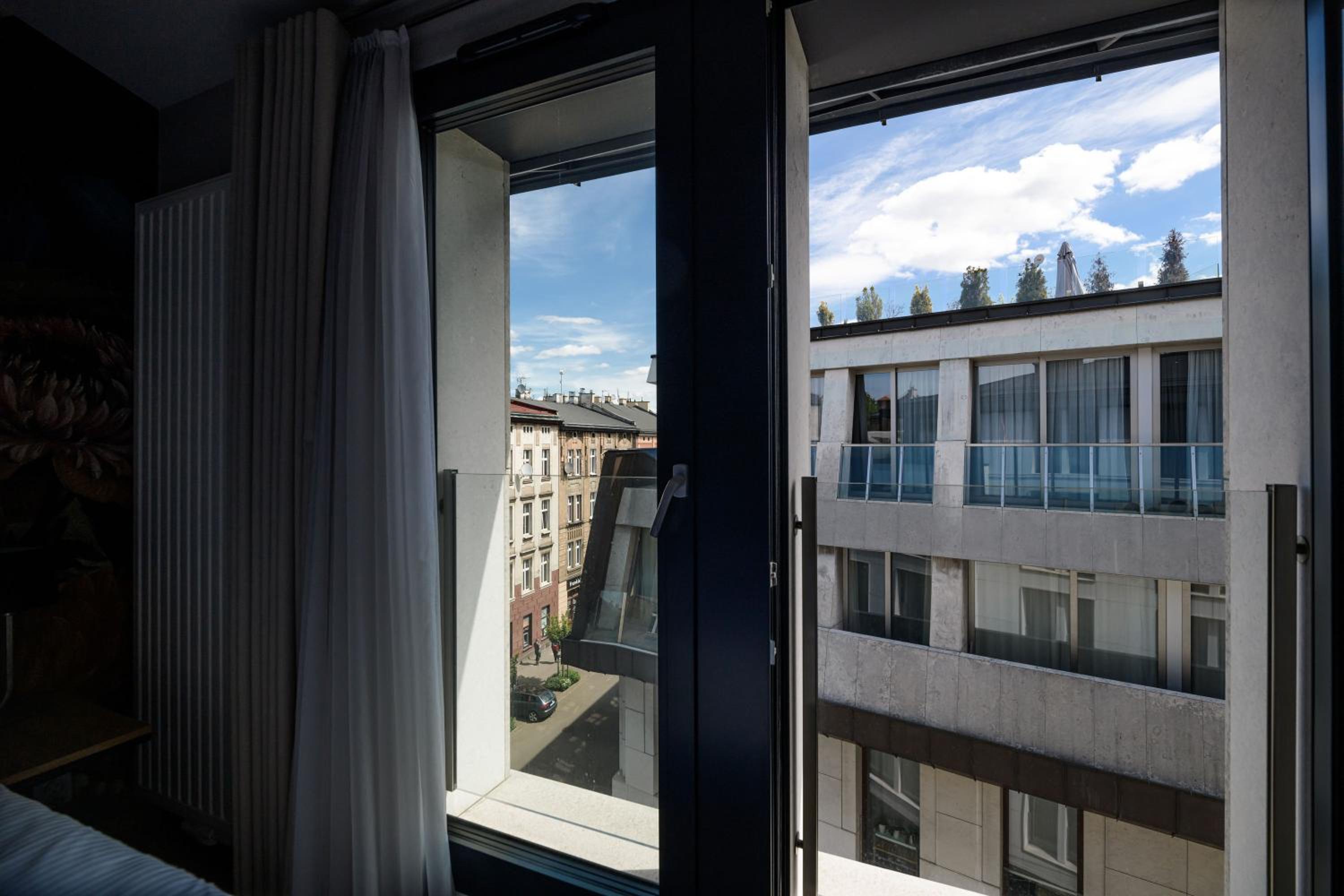 balcony