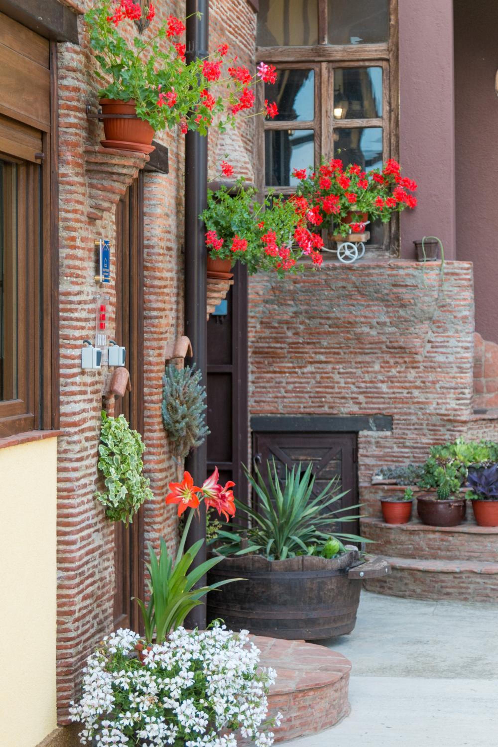 BRICK APARTMENT