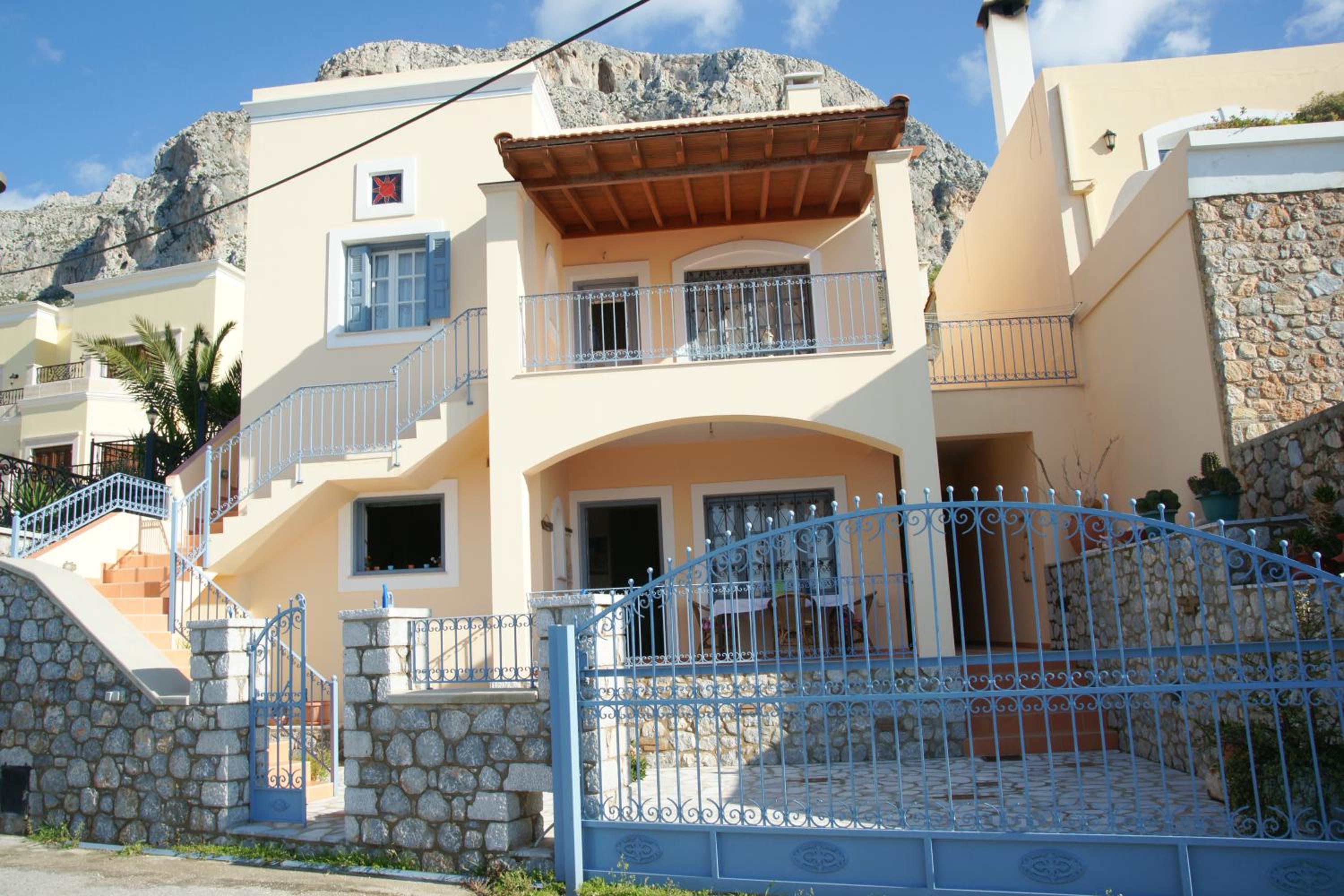 Hotel VILLA NEXT TO THE SEA!! - Image 1