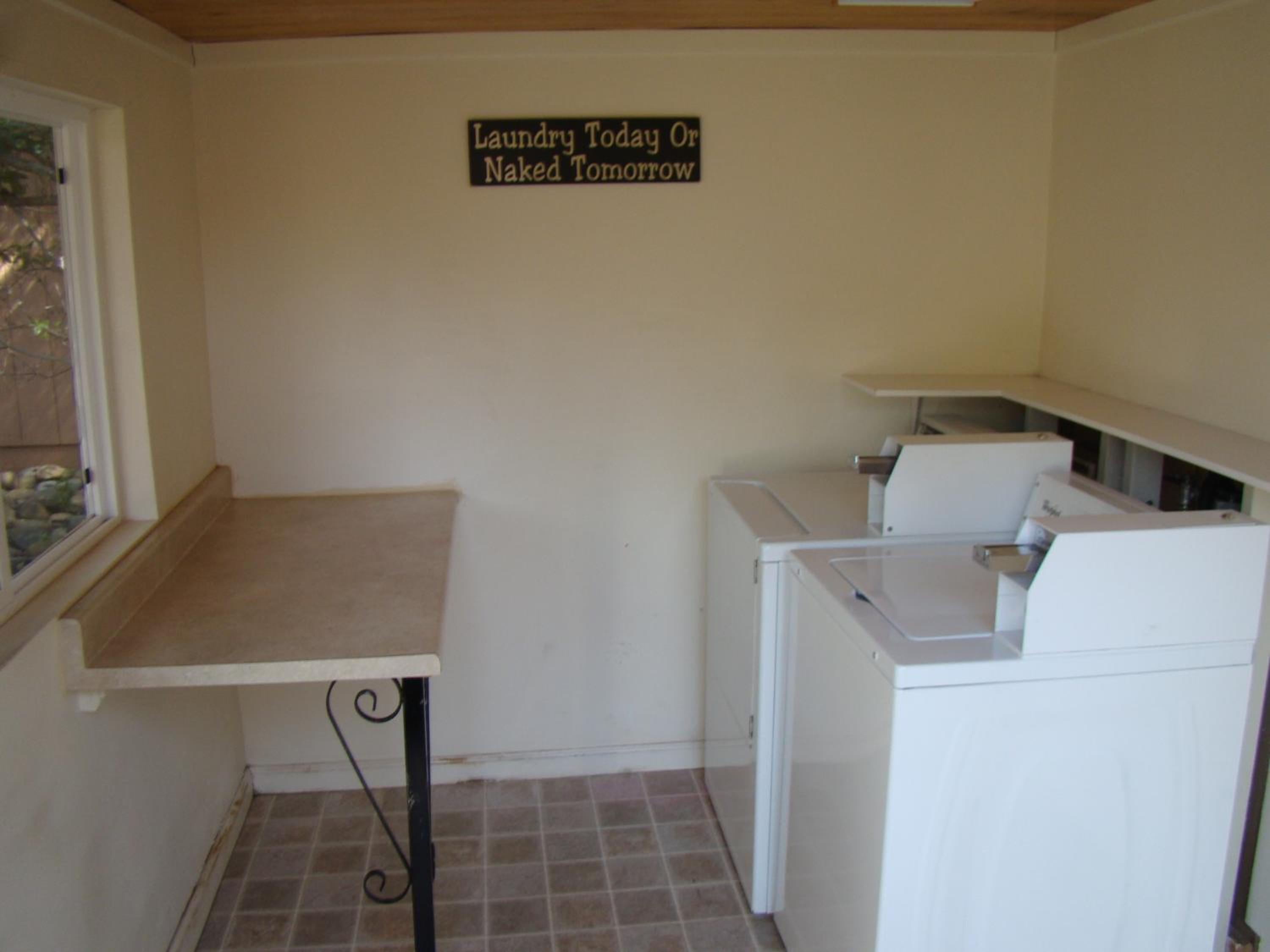 Ponderosa Gardens Motel