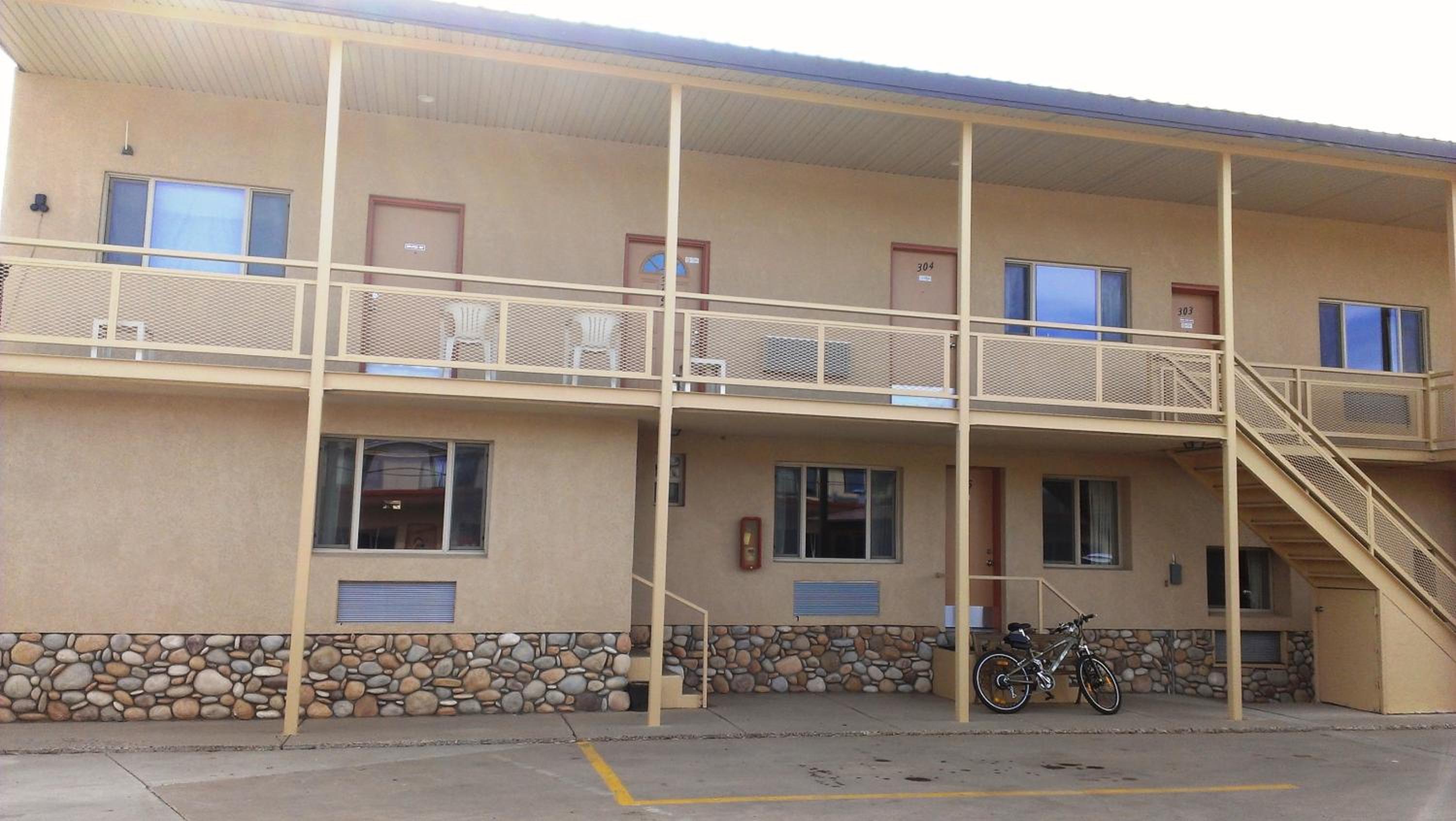 Gunnison Vacations - Western Motel - Property Image 4